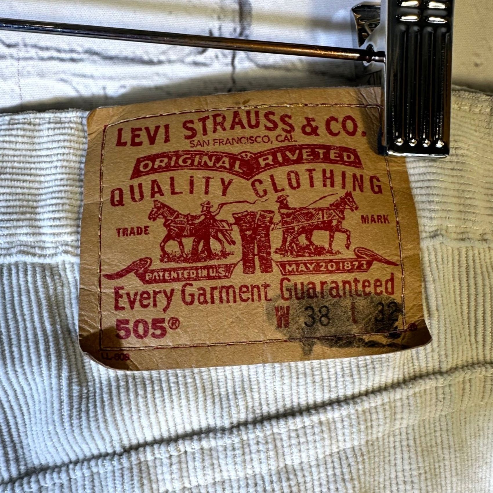 Levi's VINTAGE Levis 505 Regular Fit Corduroy Pants Mens 38x32 Cream Beige Straight Leg Size US 38 / EU 54 - 6 Thumbnail
