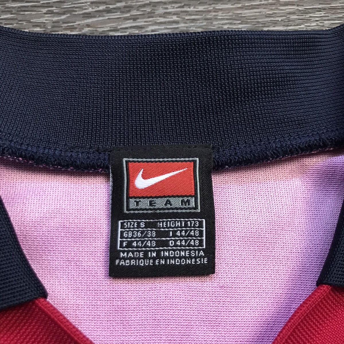 Nike × Vintage Nike Barcelona 2001/2002 Soccer Jersey Away Football Shirt Size US S / EU 44-46 / 1 - 5 Thumbnail
