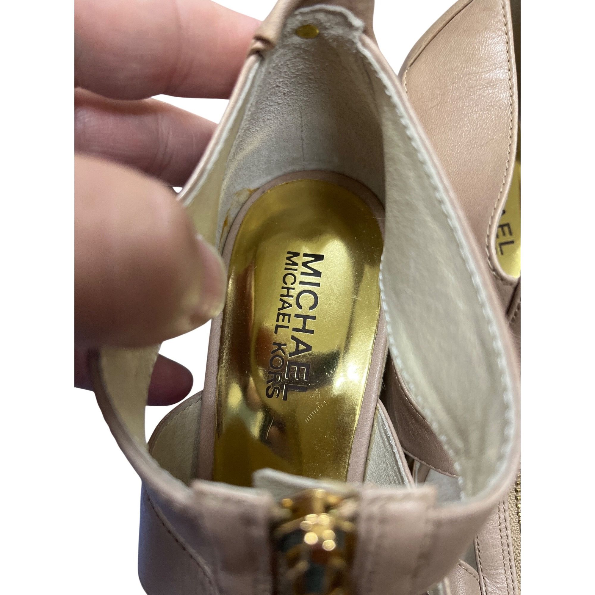 Michael Kors Michael Kors wms tan leather gold accent 4" wedge heels sz 7 Size US 7 / IT 37 - 14 Thumbnail