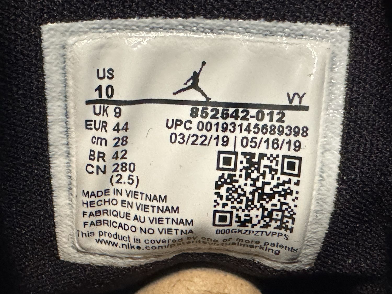 Jordan Brand 2019 Nike Air Jordan 1 Mid SE Nylon BLACK GREY 852542 012 Size US 10 / EU 43 - 9 Thumbnail