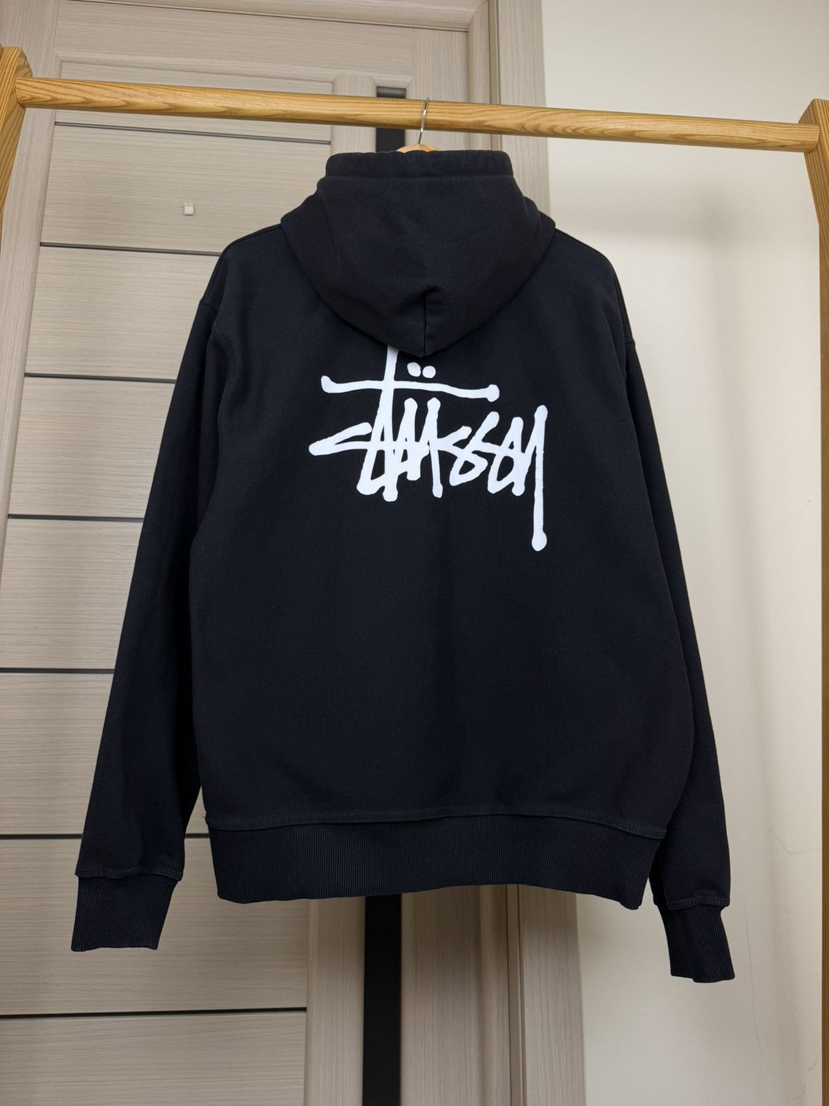 Stussy Stussy Hoodie Black Fleece Pullover Hoodie Vintage size L Size US L / EU 52-54 / 3 - 8 Thumbnail