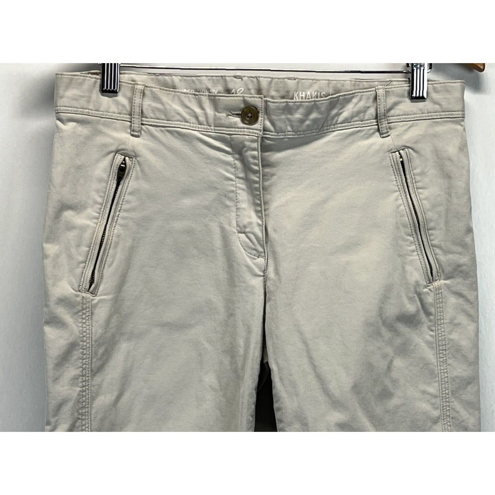 Gap Gap Khakis Super Skinny Chino Pants Sz 8 GUC Zipper Pockets Beige Womens Regular Pants Cotton Blend Pockets Zipper Chino Khakis Women Beige Gap Size 30" / US 8 / IT 44 - 2 Thumbnail