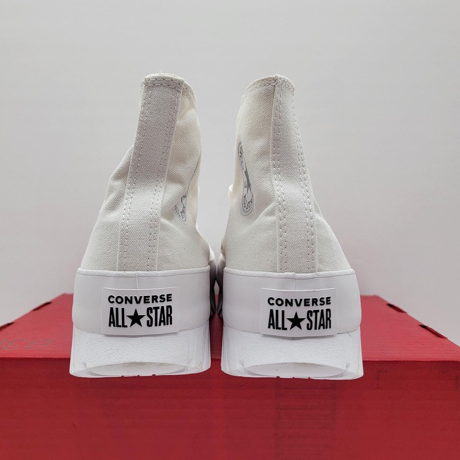Converse Converse CTAS Lugged 2.0 Hi Mens Sz 10 White Black Platform Size US 10 / EU 43 - 6 Thumbnail