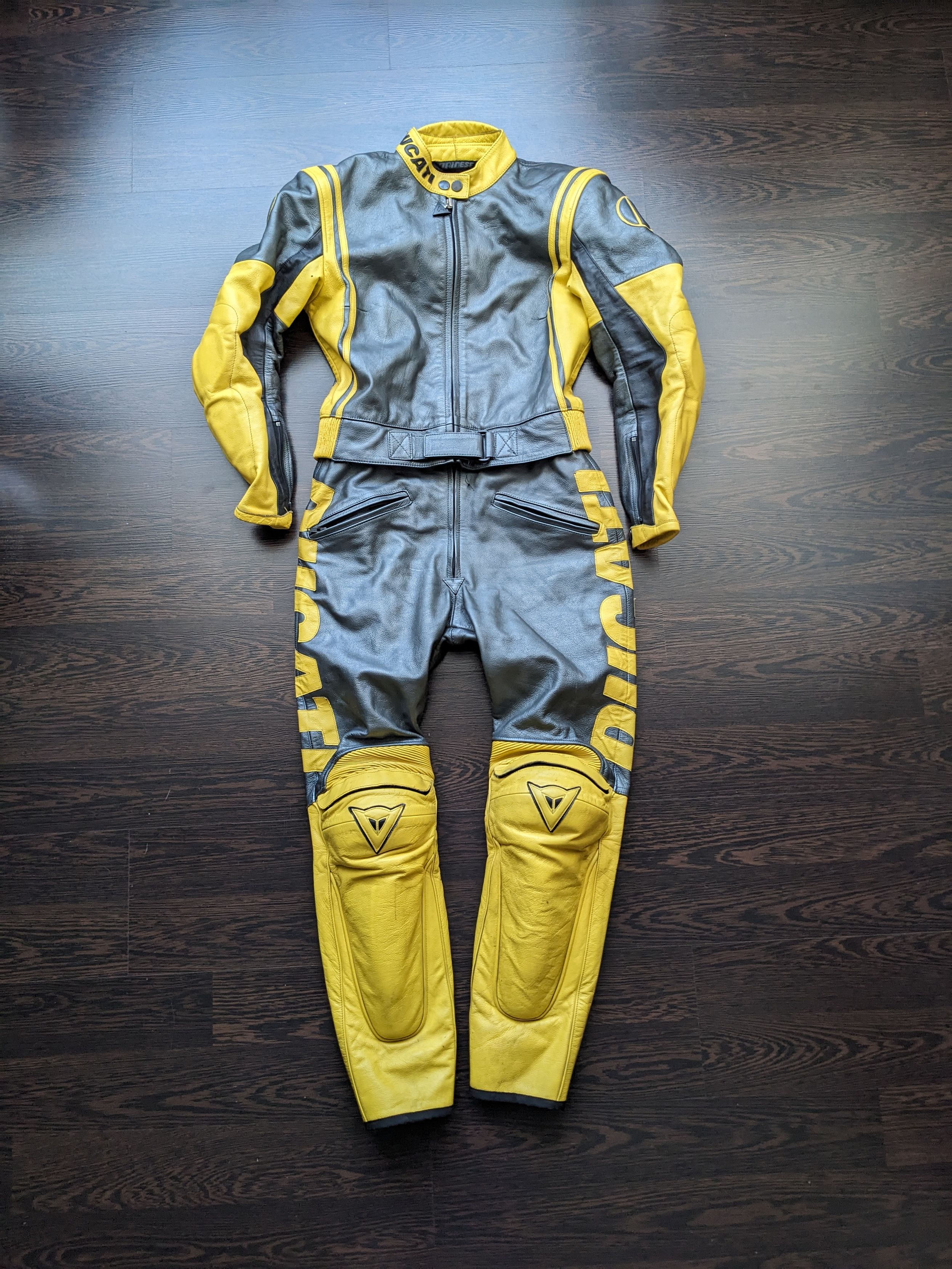 Dainese × Vintage Dainese Ducati Stripe 2 piece Suit Leather Moto Vintage 46 Size S / US 4 / IT 40 - 1 Thumbnail