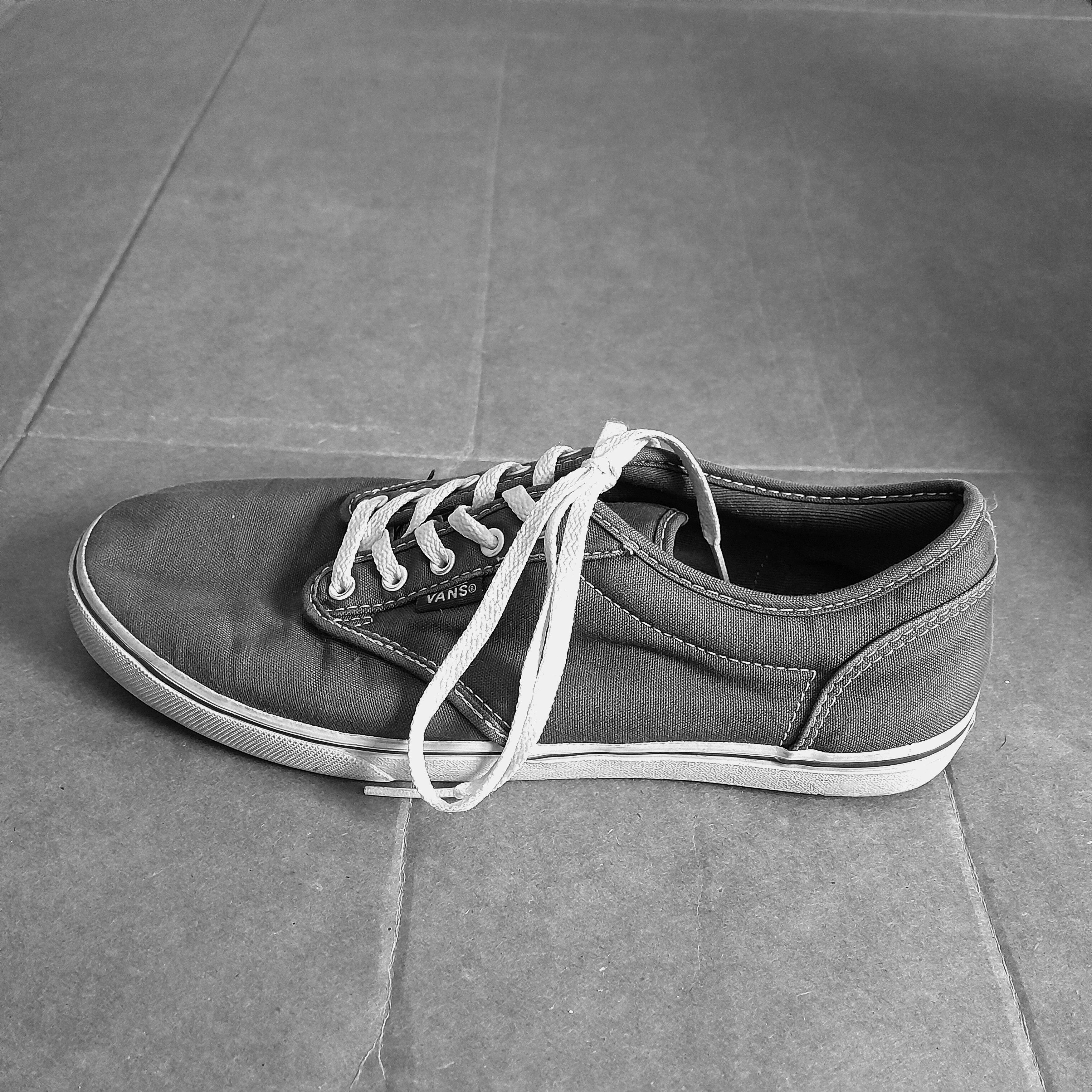 Vans VANS Off The Wall Women’s Classic Skate Shoe Gray Size US 8.5 / IT 38.5 - 3 Thumbnail