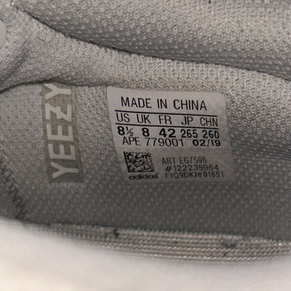Yeezy Yeezy 700 V1 Analog Size US 8.5 / EU 41-42 - 8 Thumbnail