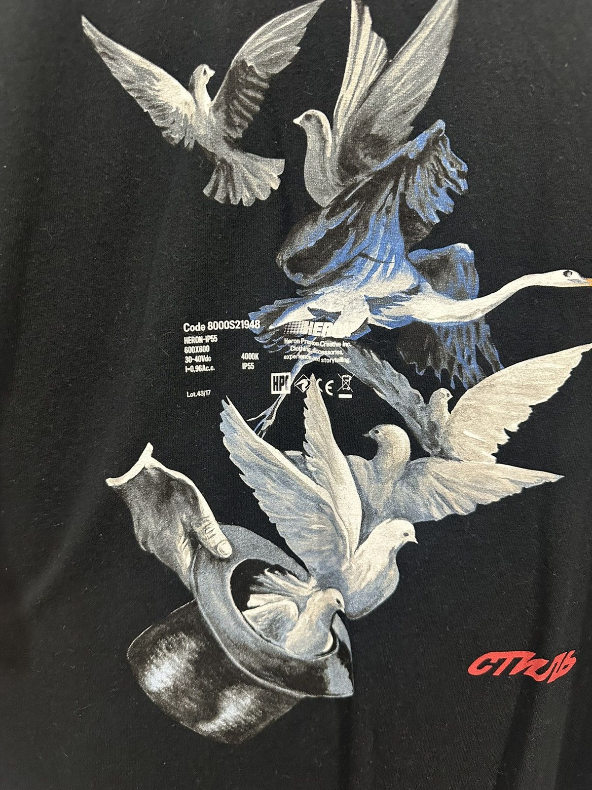 Heron Preston Heron Preston Dover magician code Size US S / EU 44-46 / 1 - 6 Thumbnail