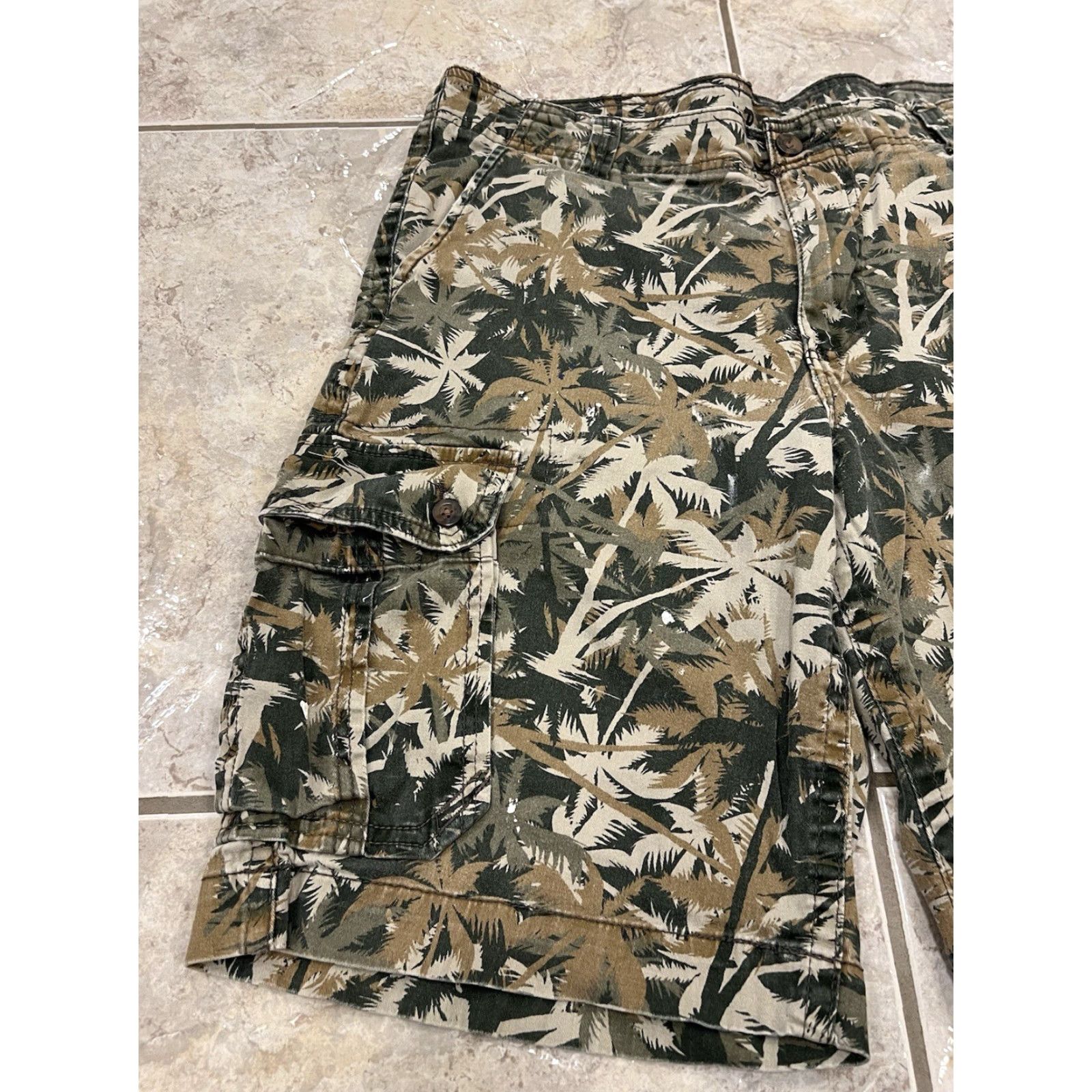 Vintage Roebuck & Co. Men Cargo Shorts Palm Tree Camo 36 Green 11" Inseam 90s Outdoor Palm Trees Cargo Pocket Regular Mens Size US 36 / EU 52 - 3 Thumbnail