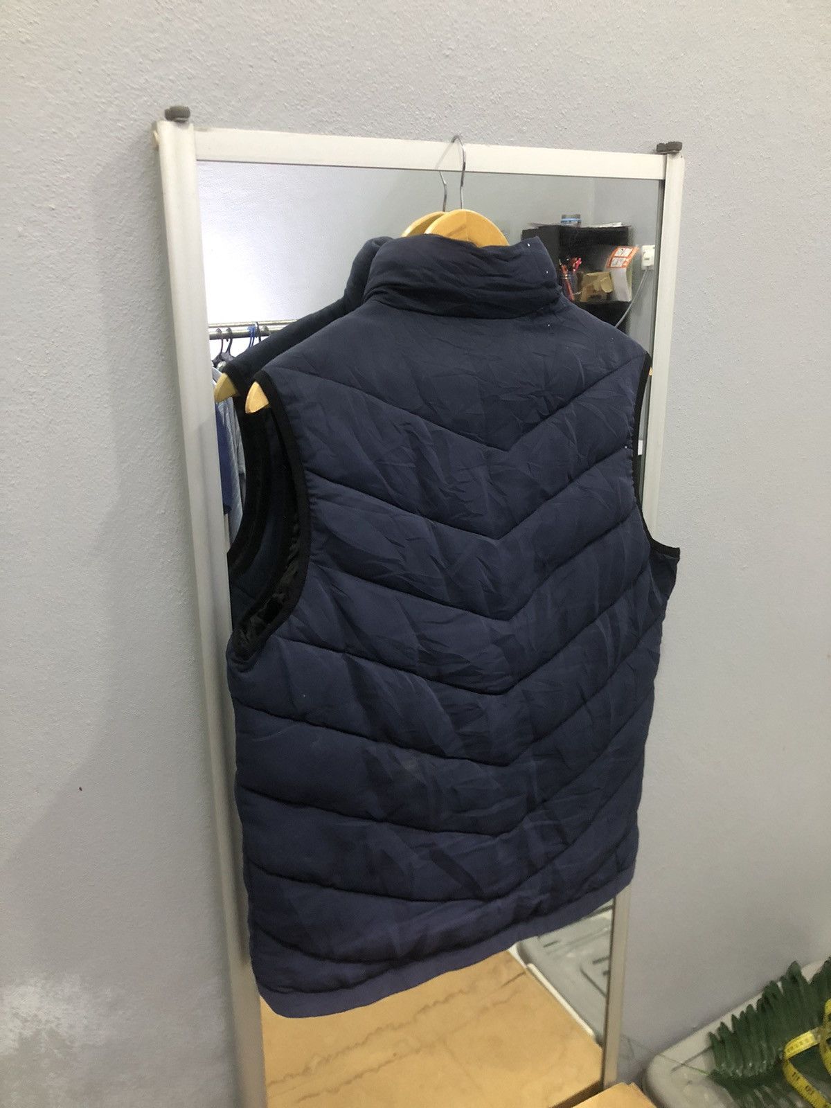 Japanese Brand Jawin puffer down vest distressed paint splatter Size US M / EU 48-50 / 2 - 11 Thumbnail
