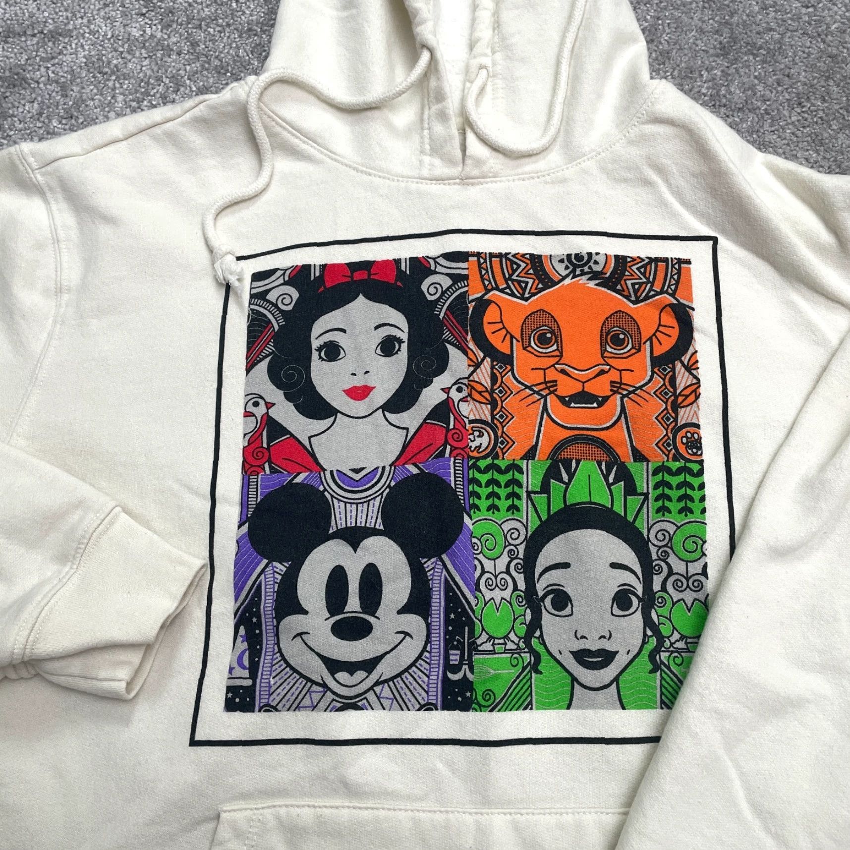 Disney Disney Graphic Hoodie Sweatshirt Womens XL Ivory Snow White Simba Mickey Tiana Size XL / US 12-14 / IT 48-50 - 3 Thumbnail