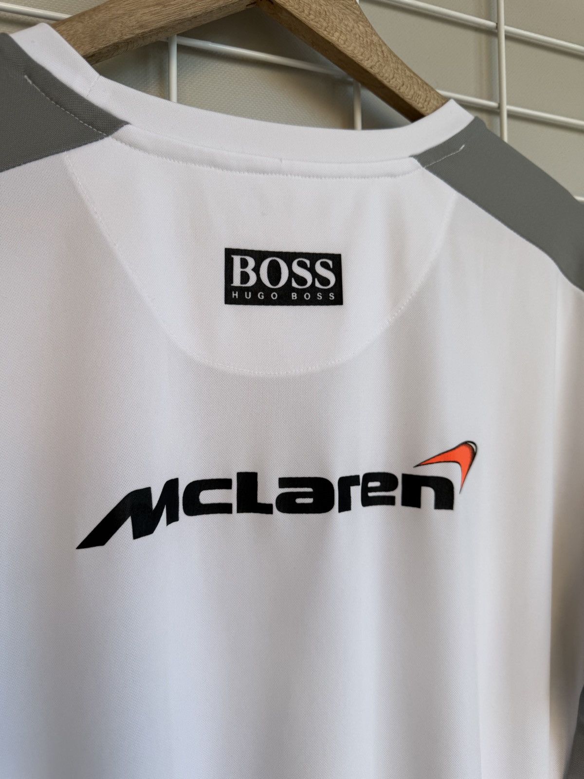 Hugo Boss McLaren Mercedes 2014 F-1 T-Shirt Mens Size XL/L Hugo Boss Size US XL / EU 56 / 4 - 9 Thumbnail