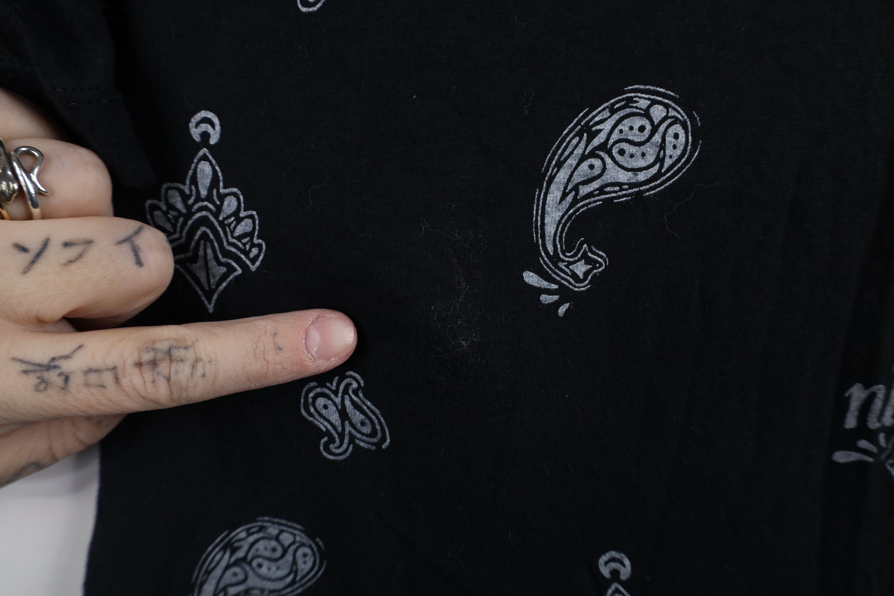 Nike × Vintage Nike Script Geometric Paisley All Over Print T-Shirt Black Size US XL / EU 56 / 4 - 7 Thumbnail