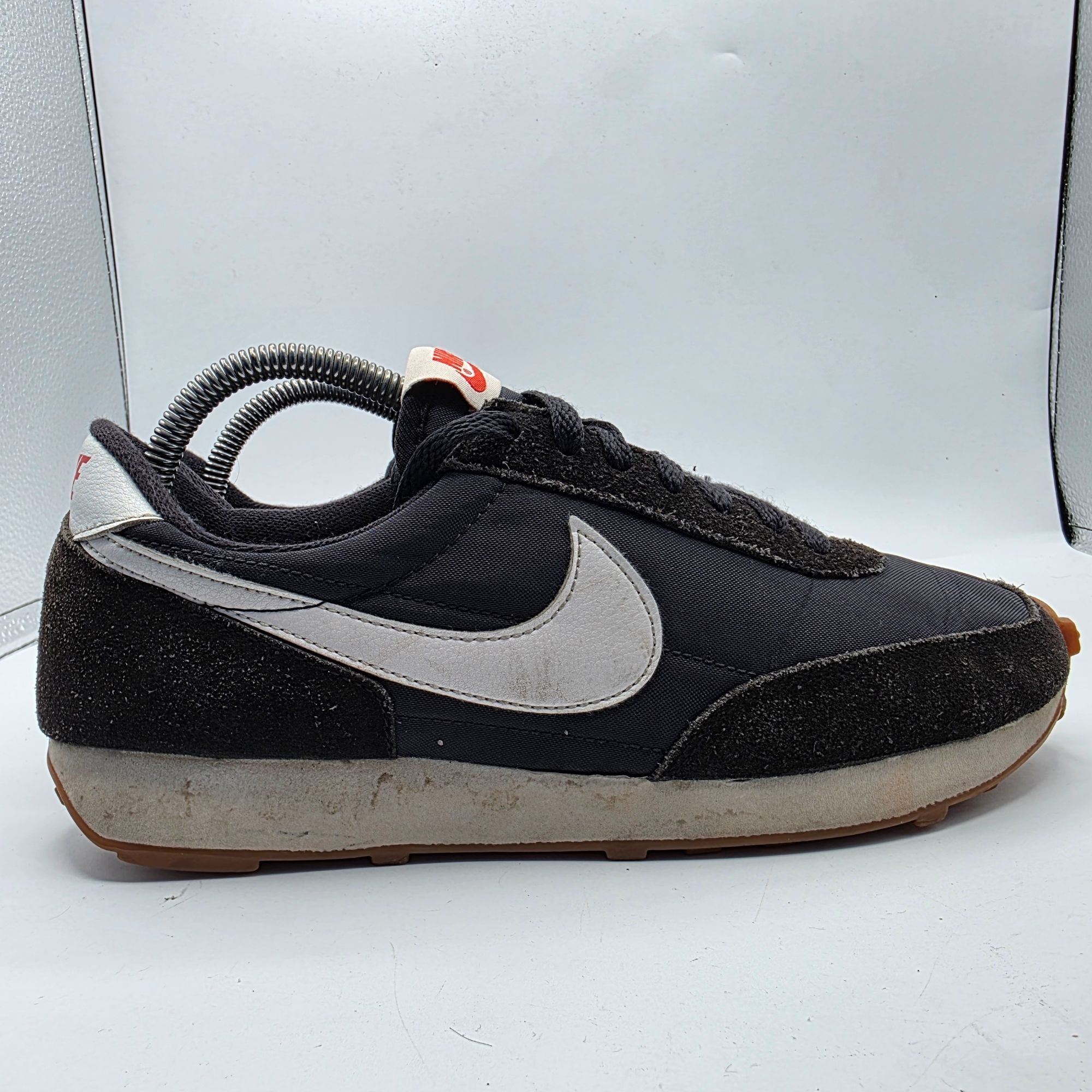Nike Nike Daybreak Womens Size 9 Black White Red Shoes Athletic W Size US 9 / IT 39 - 12 Thumbnail