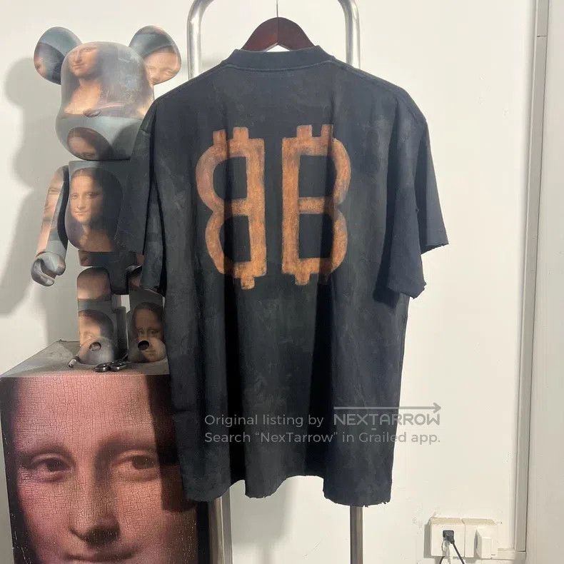 Balenciaga Balenciaga Bitcoin Short Sleeve Size US S / EU 44-46 / 1 - 2 Thumbnail