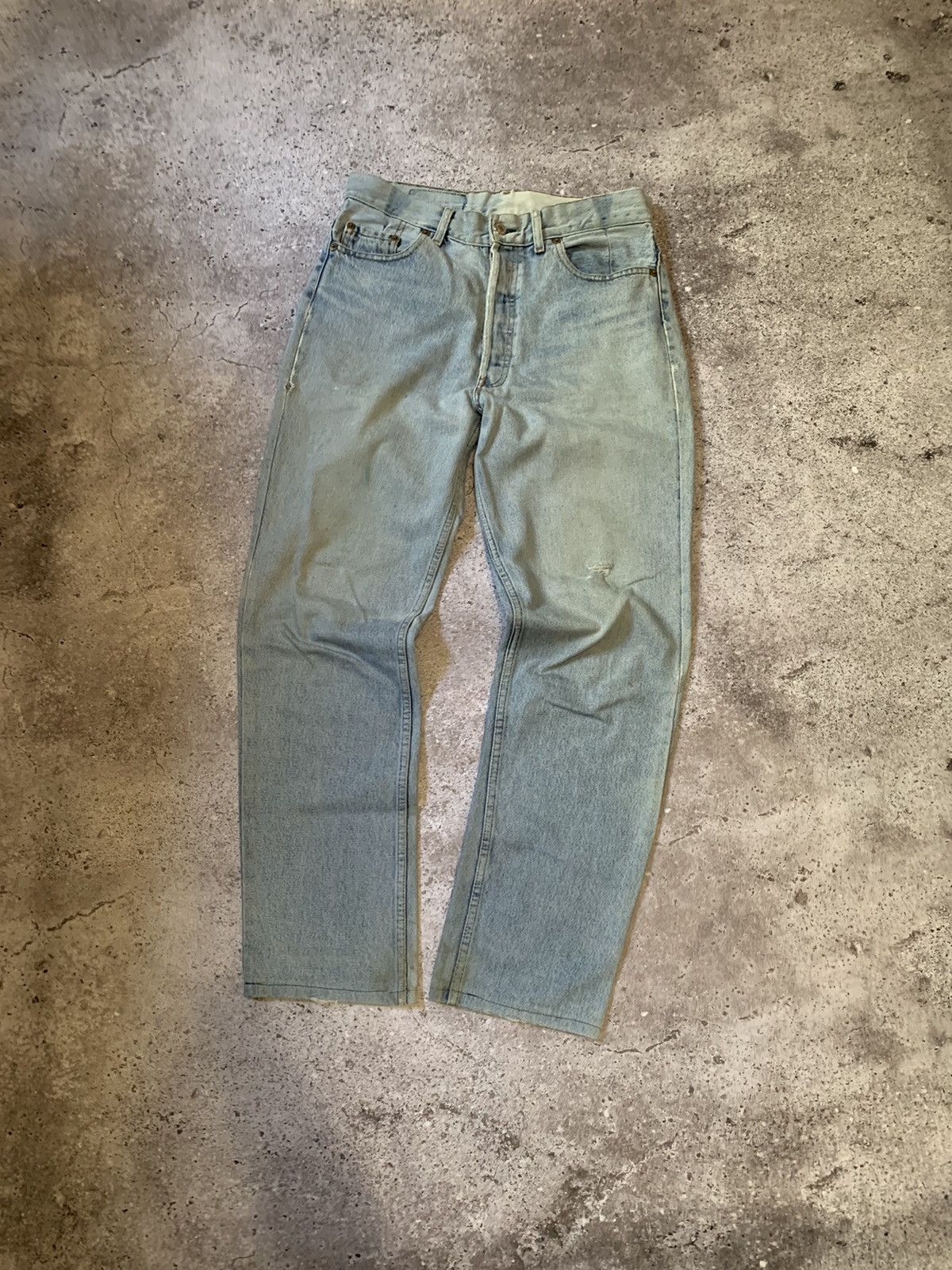 Levi's Vintage Levi's Jeans 501 Light Wash Denim 31x34 Size US 31 - 1 Thumbnail