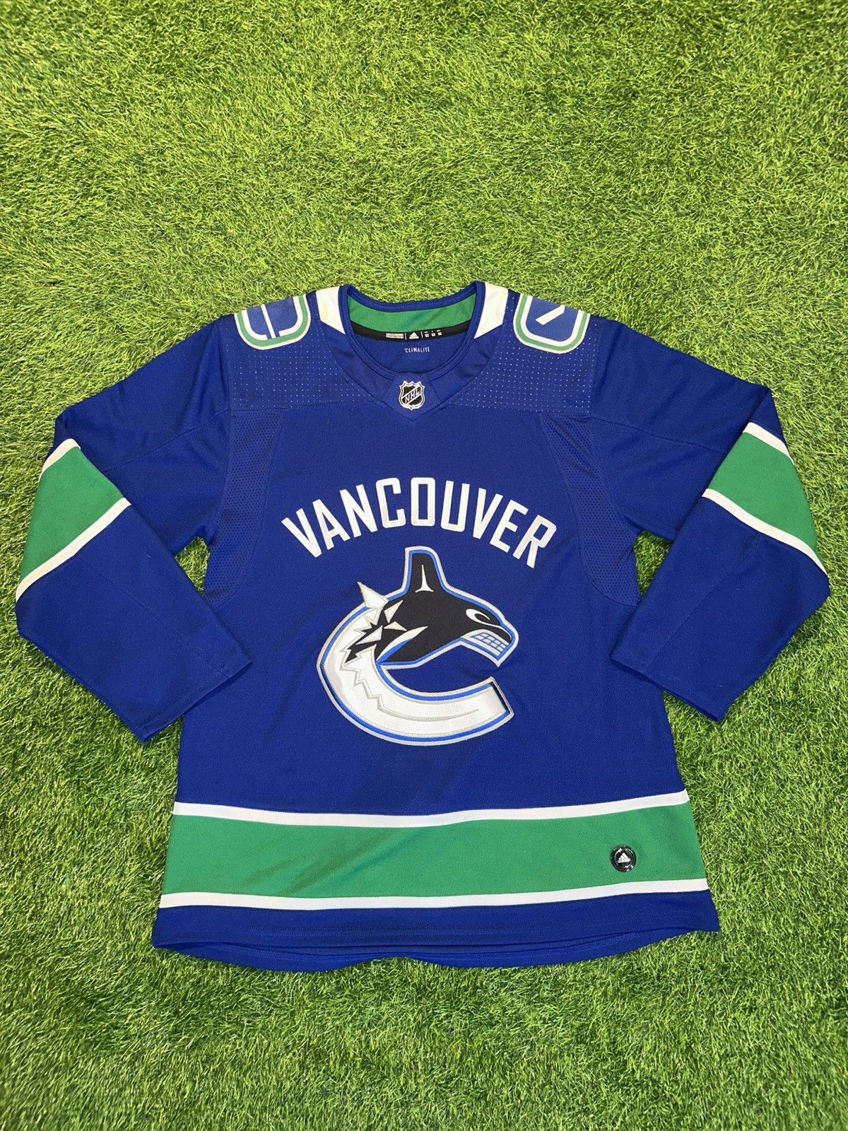 NHL NHL Vancouver Canucks Adidas Jersey Size 52 Size US L / EU 52-54 / 3 - 1 Thumbnail
