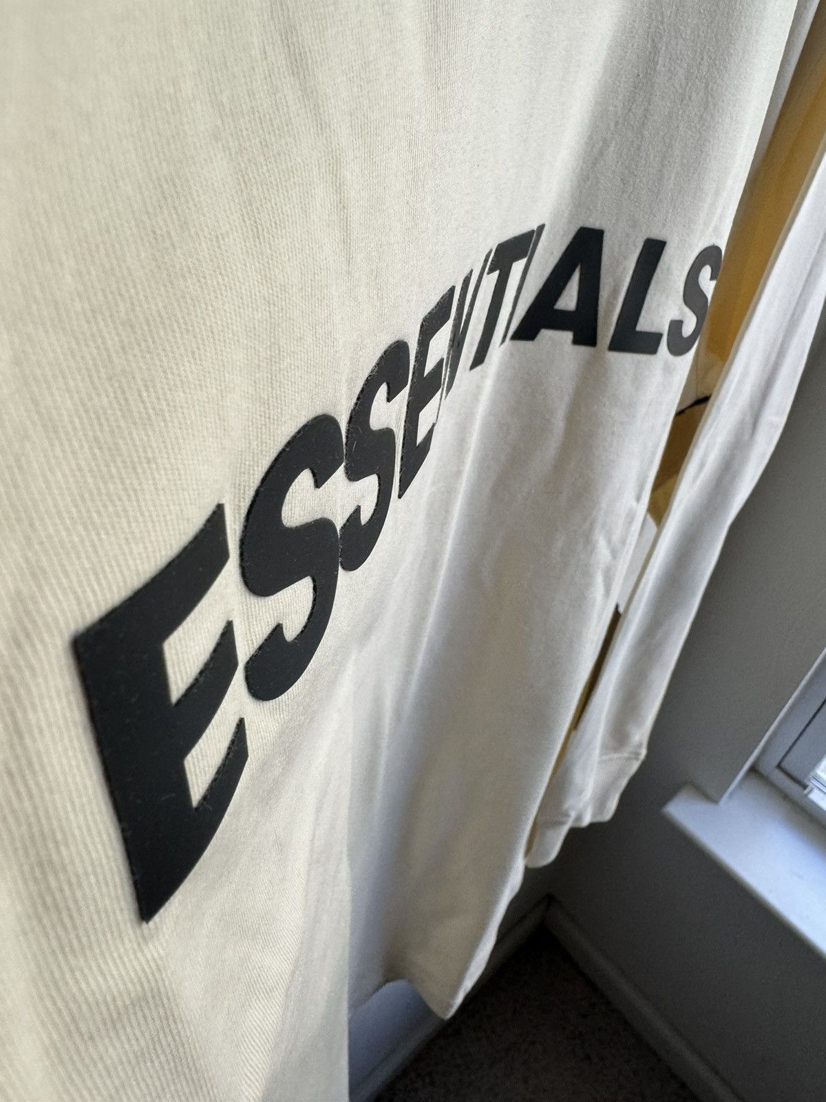Essentials Fear Of God Essentials SS20 Applique logo Tee Cream Size US M / EU 48-50 / 2 - 5 Thumbnail