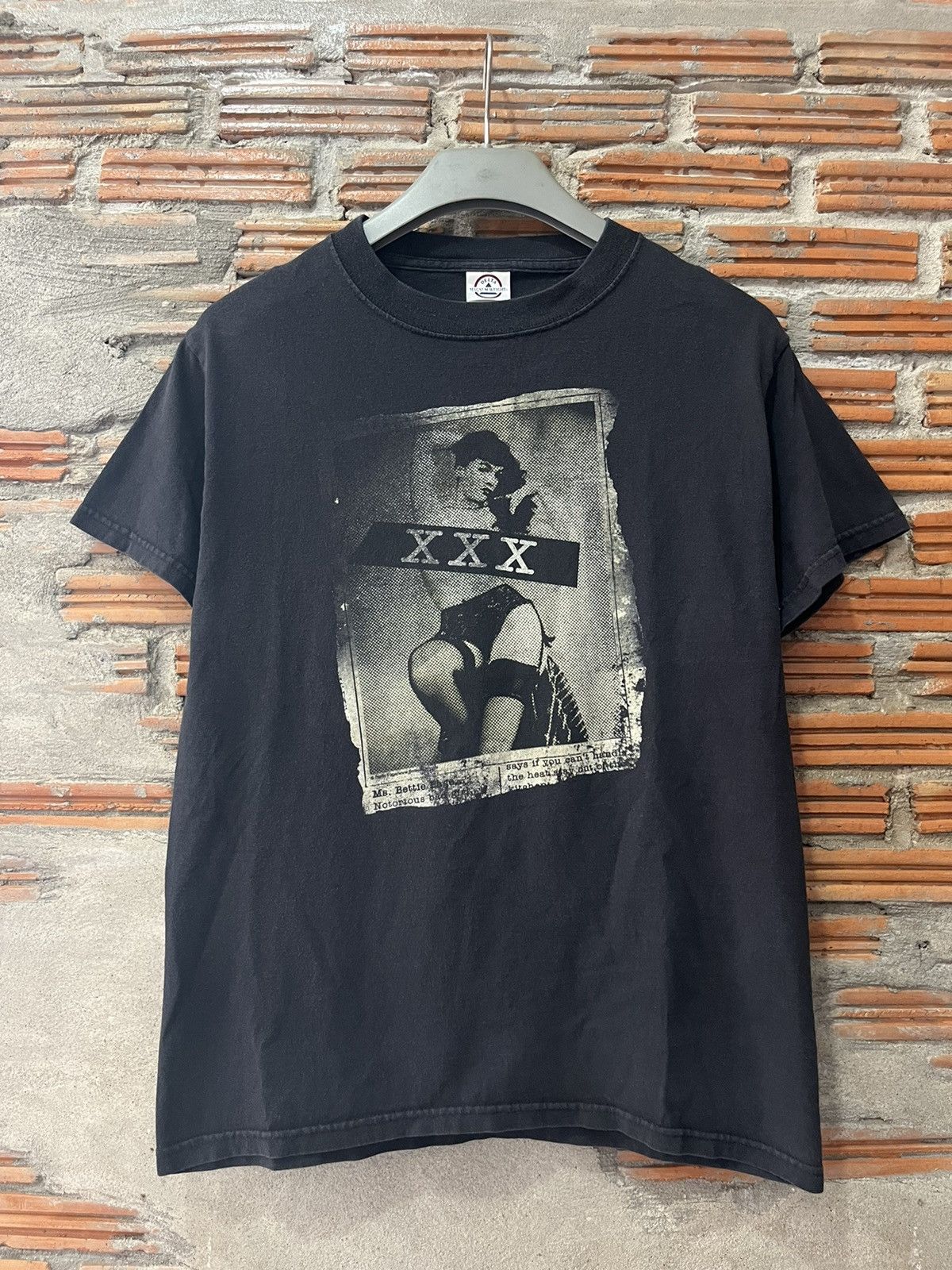 Vintage Vintage Ms Bettie Page Photo Notorious Bad Girl 00’s Tshirt Size US S / EU 44-46 / 1 - 2 Thumbnail