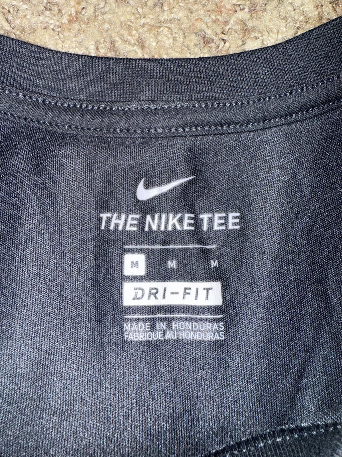 Nike RARE Nike Men’s Rafa 20 Clenched Fists For 20th Grandslam Black T-Shirt Size US M / EU 48-50 / 2 - 4 Thumbnail