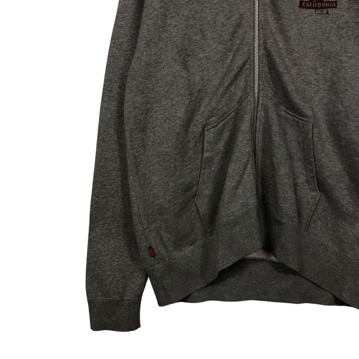 Levi's Vintage Levi’s Athleisure Hoodie — Red Tab, Crest Print Size US XL / EU 56 / 4 - 5 Thumbnail