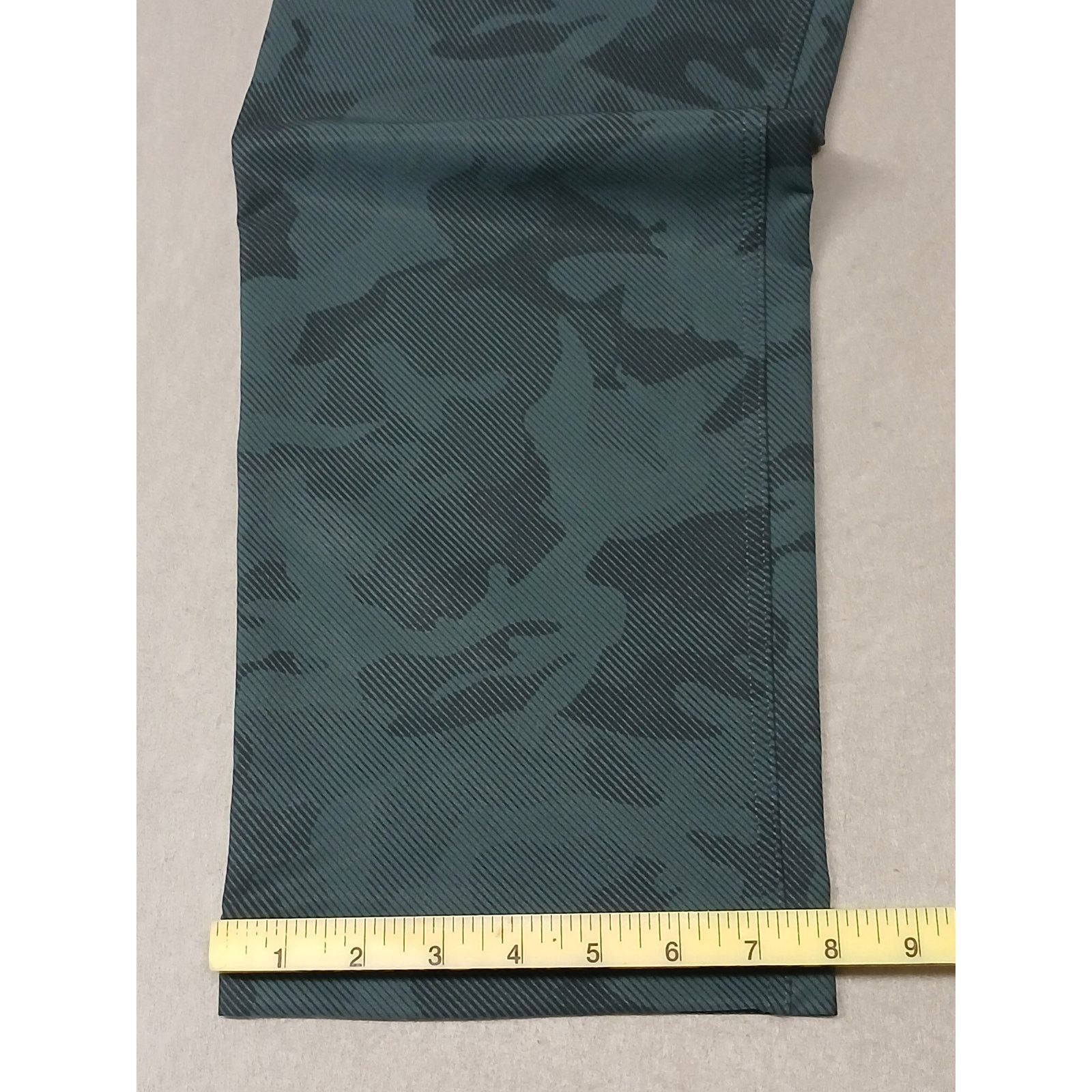 Nike Nike (34x30) Men's Straight Green Camo Dri-Fit Golf Trousers Size US 34 / EU 50 - 2 Thumbnail