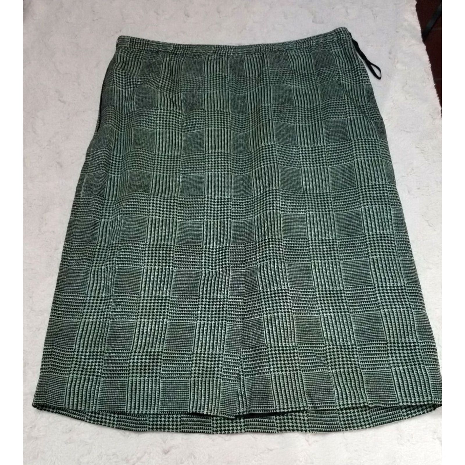 Vintage Women Green Plaid Silk Career Straight Mini Skirt Size 14 Side Zipper Lined Size 36" / US 14 / IT 50 - 2 Thumbnail