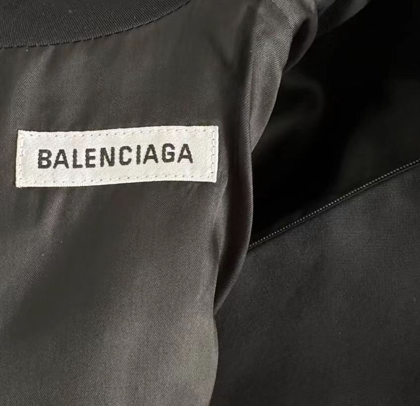 Balenciaga BALENCIAGA FW20 Water Platform Show BB Embroi 2412-Nextarrow Size US S / EU 44-46 / 1 - 5 Thumbnail