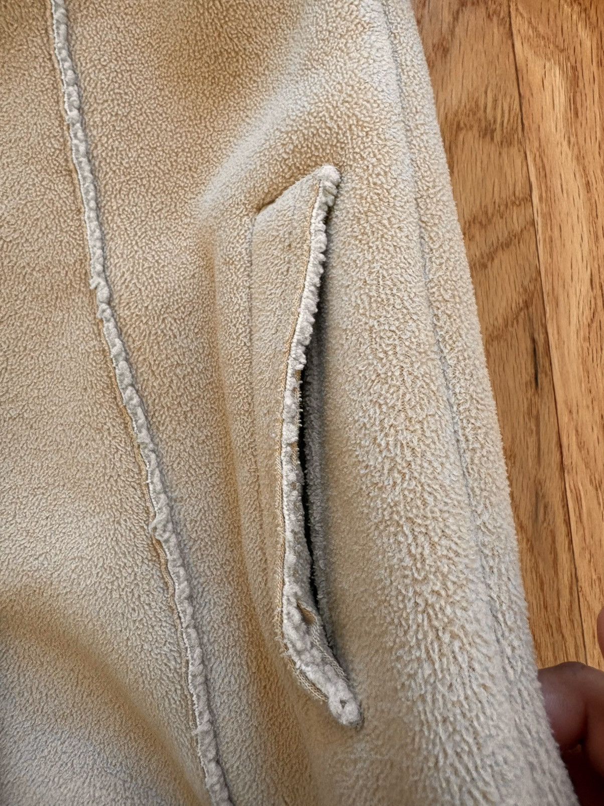 Old Navy Old Navy Vintage Y2K Faux Sherpa Tan Shearling Jacket M Size M / US 6-8 / IT 42-44 - 9 Thumbnail