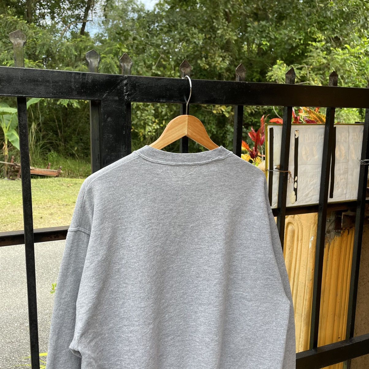 Vintage 🔥Vintage 90s Mustang Basket Ball Big Spellout Sweatshirts Size US M / EU 48-50 / 2 - 3 Thumbnail