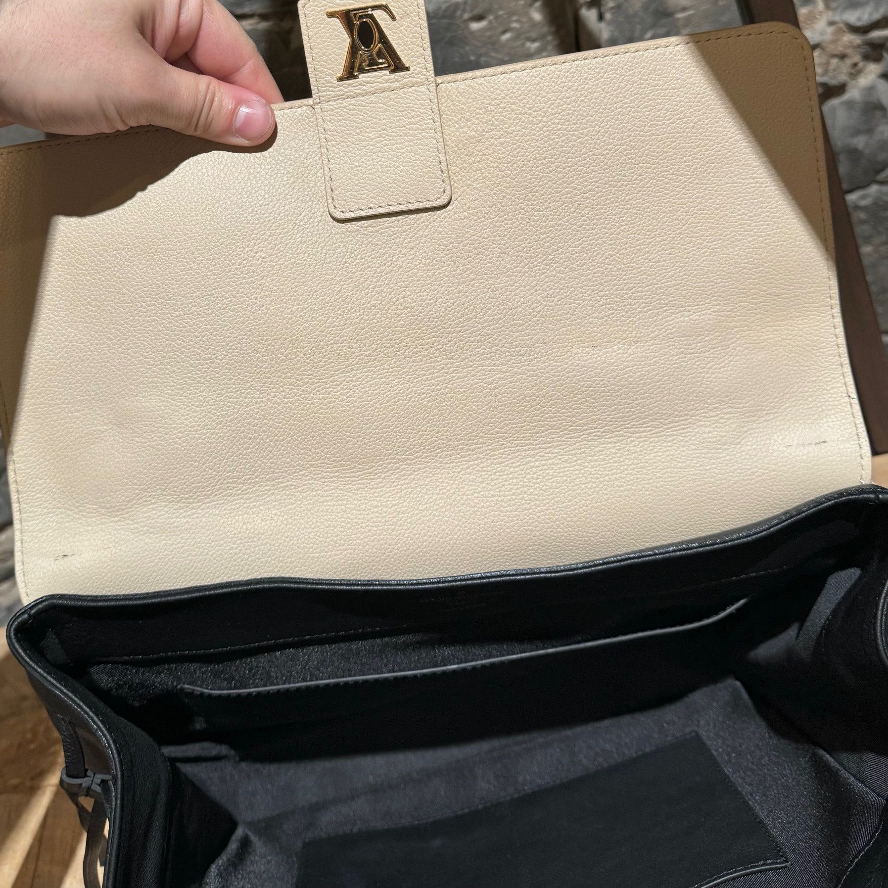 Louis Vuitton Louis Vuitton 2015 Black Vanilla Lockme MM Bag Size ONE SIZE - 13 Thumbnail