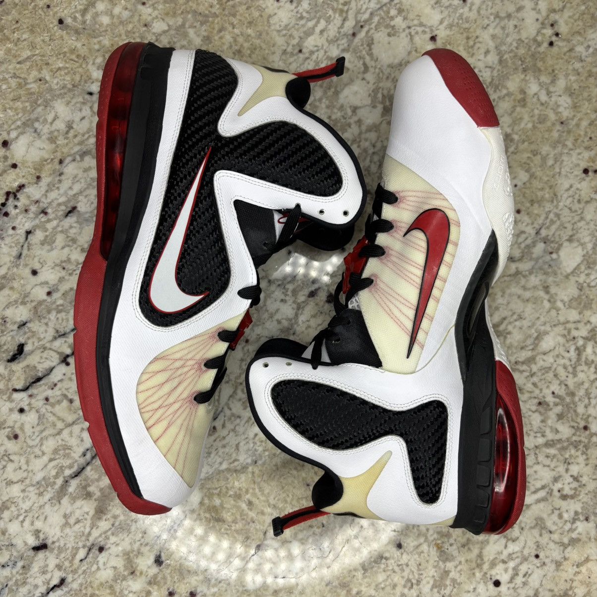 Nike Size 14 - Nike LeBron 9 Miami Heat Home Very Clean OG Box Size US 14 / EU 47 - 15 Thumbnail