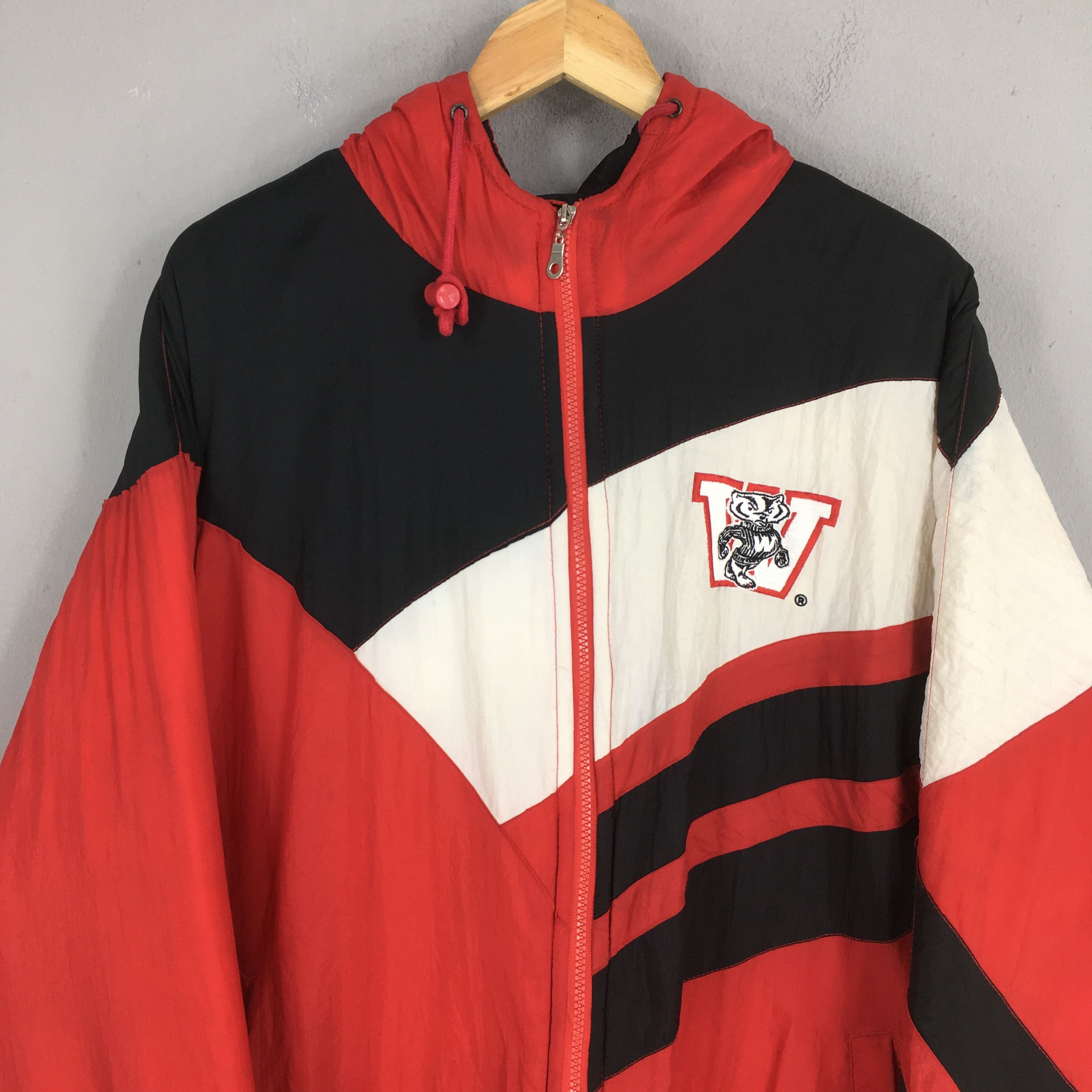 NCAA Vintage Wisconsin Badgers Ncaa Hoodie Jacket XLarge Size US XL / EU 56 / 4 - 2 Thumbnail