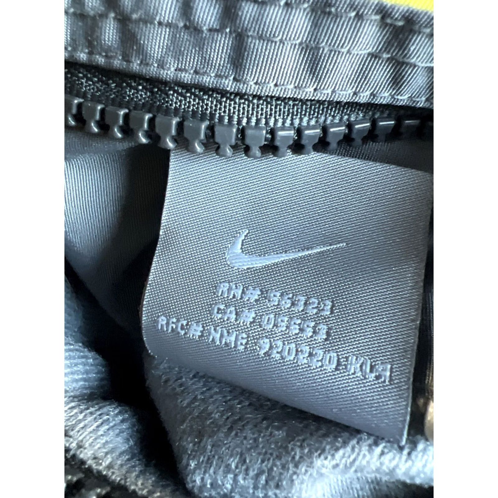 Nike VINTAGE Nike Jacket Mens Large Reversible Nylon Fleece Full Zip Hooded Pockets Gray/Yellow Logo Weathergear 90s Style Mens Size US L / EU 52-54 / 3 - 6 Thumbnail