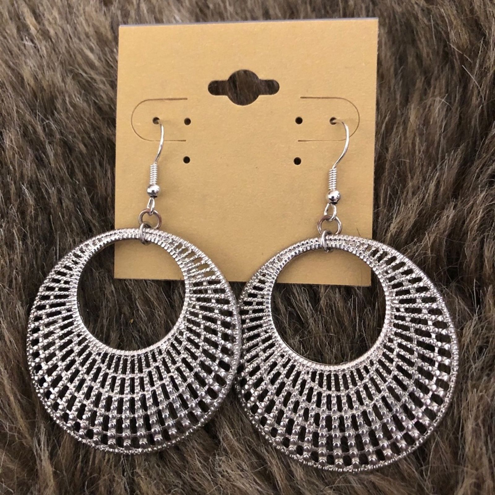 Jewelry Large silver tone disc fish hook earrings Size ONE SIZE - 2 Thumbnail