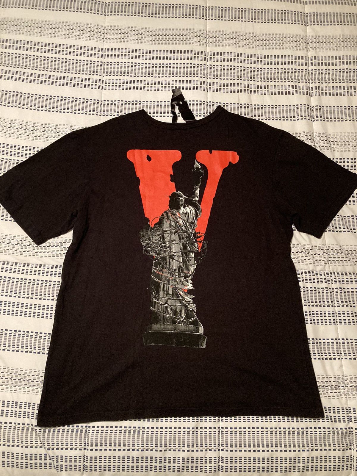 Vlone Vlone Statue of Liberty Tee Size US L / EU 52-54 / 3 - 2 Thumbnail