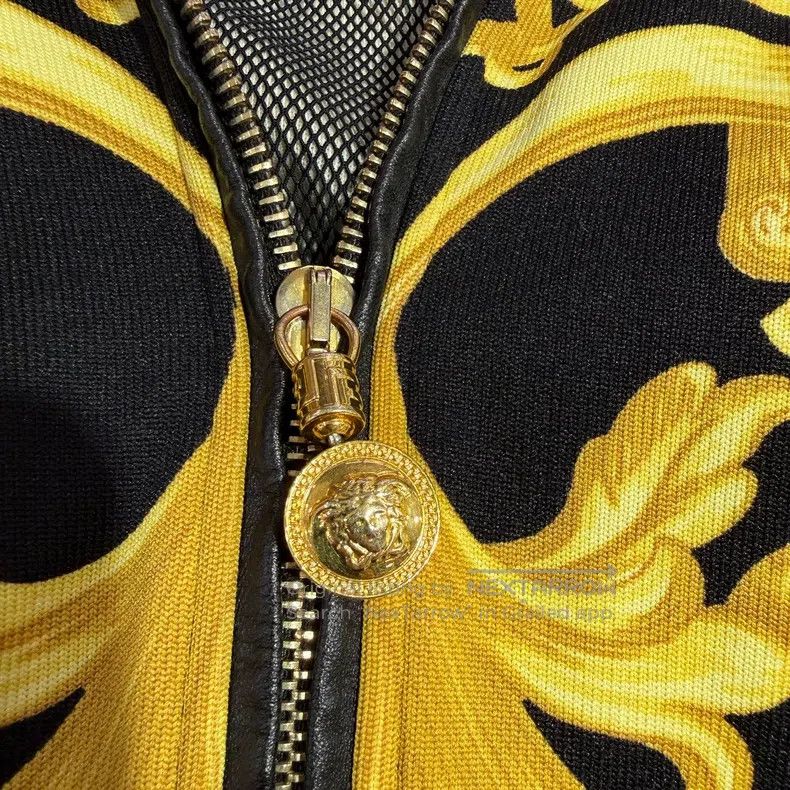 Versace Versace Black gold baroque coat Size US XL / EU 56 / 4 - 3 Thumbnail