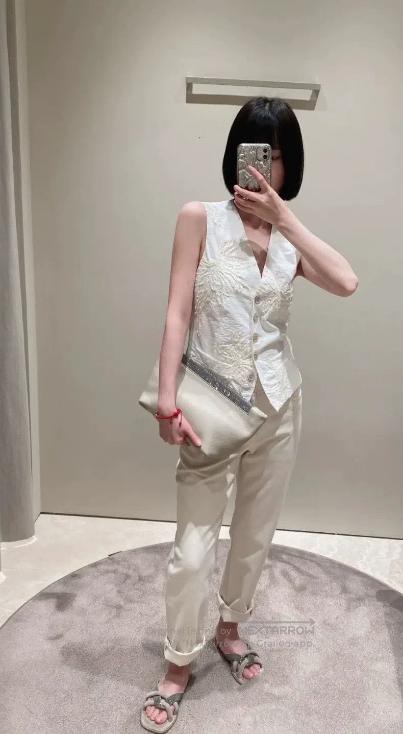 Brunello Cucinelli Brunello Cucinelli White embroidered vest waistcoat Size XS / US 0-2 / IT 36-38 - 1 Thumbnail