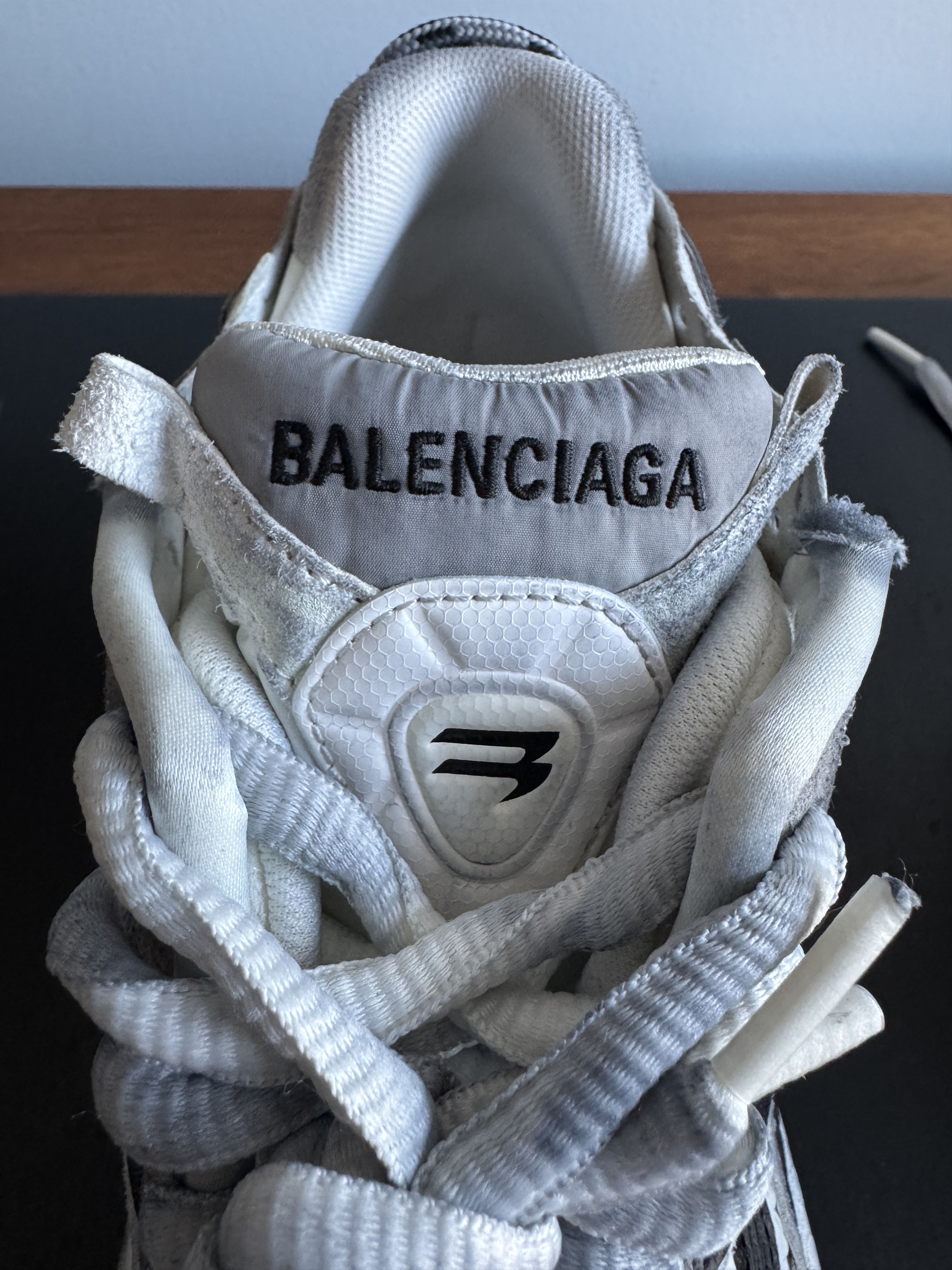 Balenciaga Balenciaga Men's Runner Sneaker in Grey/White/Black Size US 7 / EU 40 - 13 Thumbnail