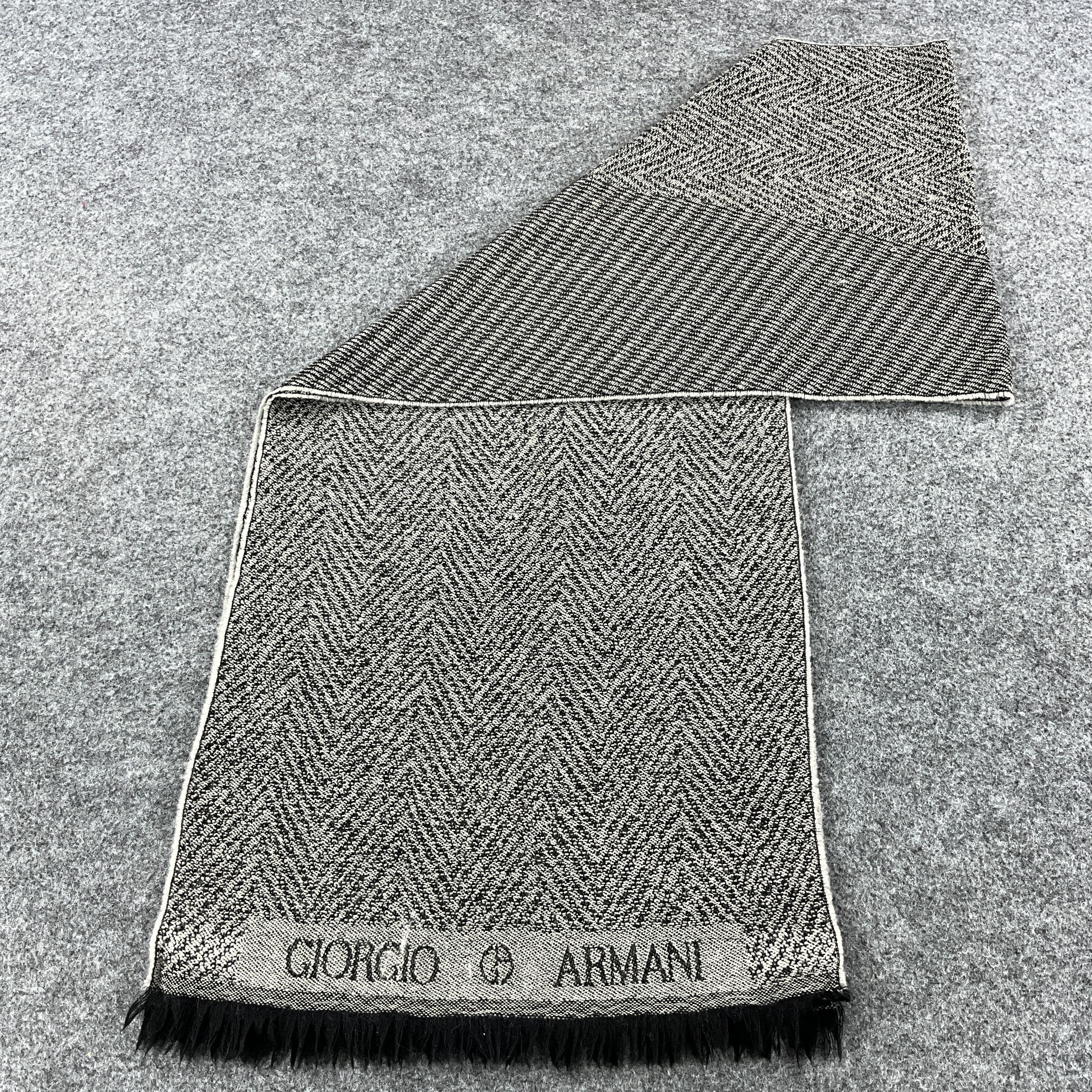 Giorgio Armani Giorgio Armani Scarf / Muffler / Neckwear T1242 Size ONE SIZE - 4 Thumbnail