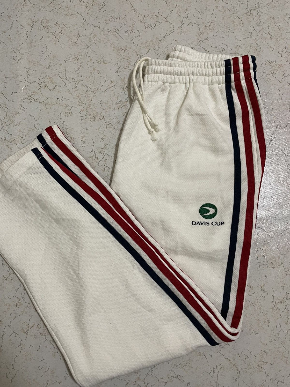 Vintage Davis cup Size US 30 / EU 46 - 1 Thumbnail