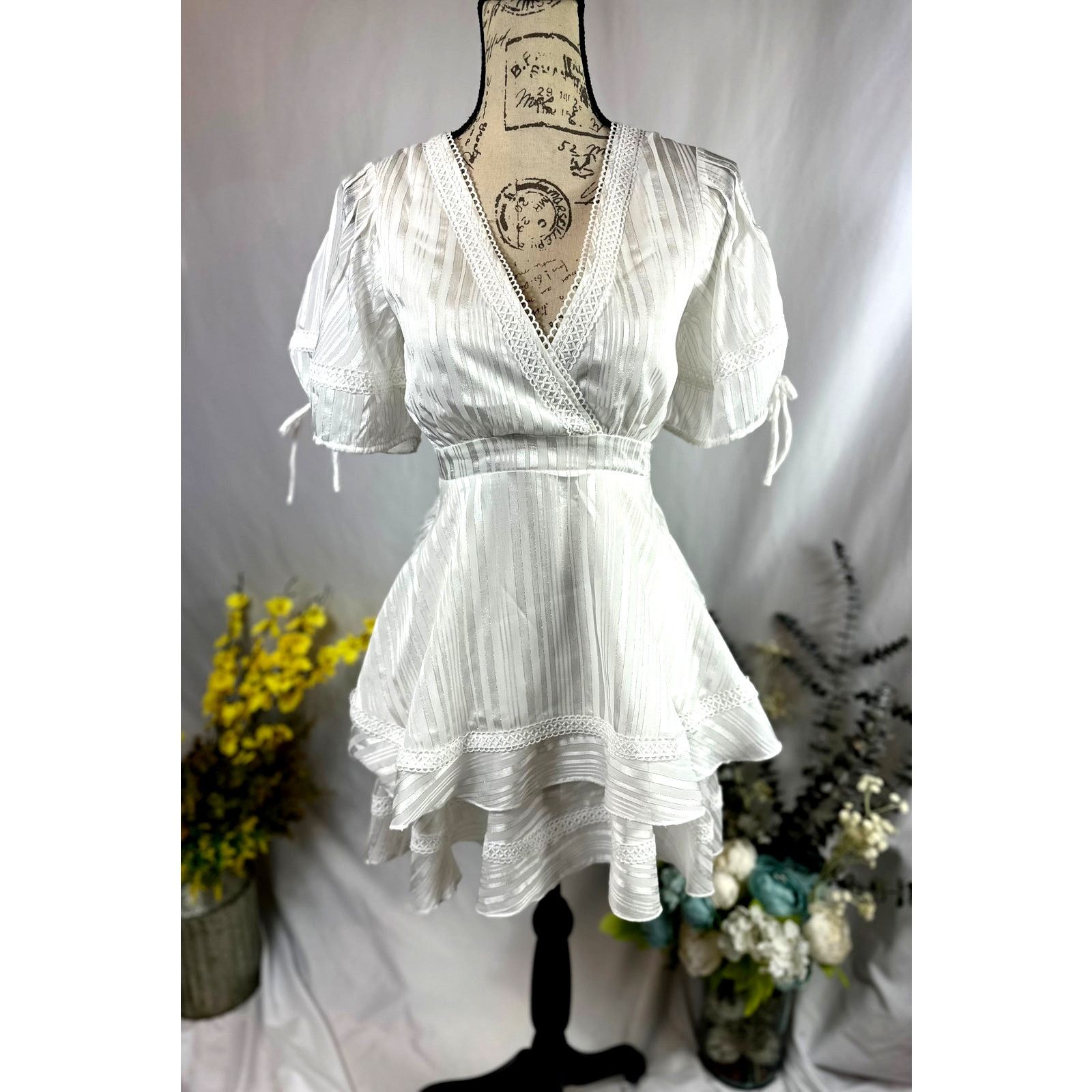 Other Lulu's Adorable Essence Striped Mini Dress White XS Size XS / US 0-2 / IT 36-38 - 8 Thumbnail