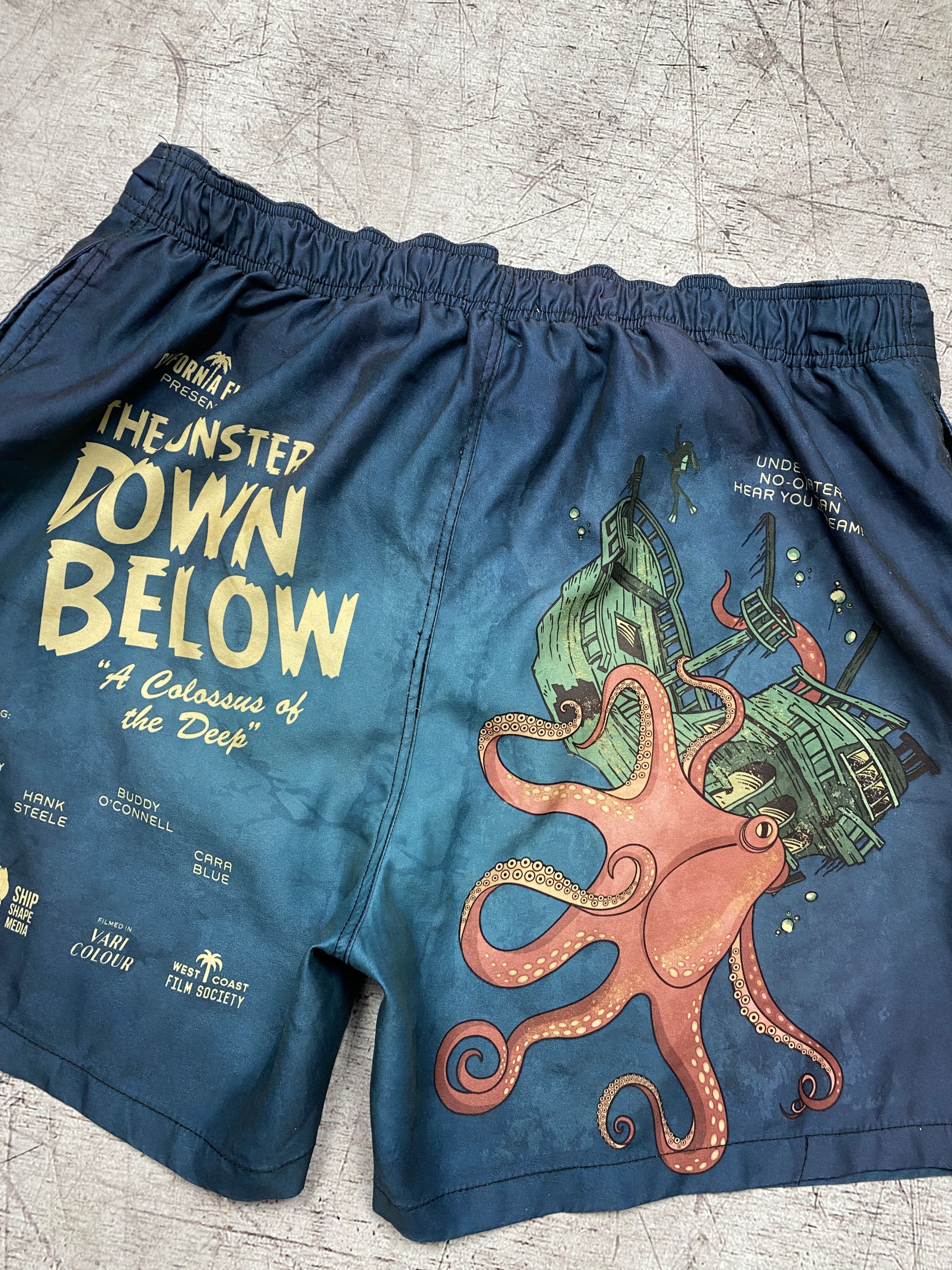 Vintage The Monsters Down Below Mens Shorts Y2K Size US 36 / EU 52 - 7 Thumbnail
