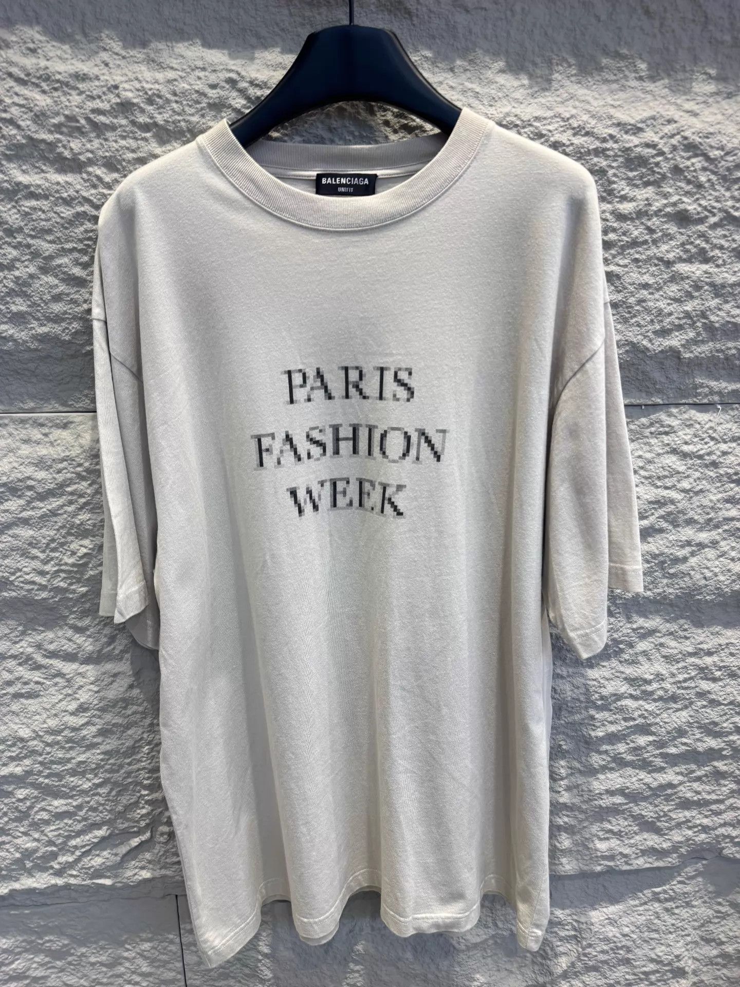 Balenciaga Balenciaga Paris Oversized Cream T-Shirt XS Size XS / US 0-2 / IT 36-38 - 1 Thumbnail