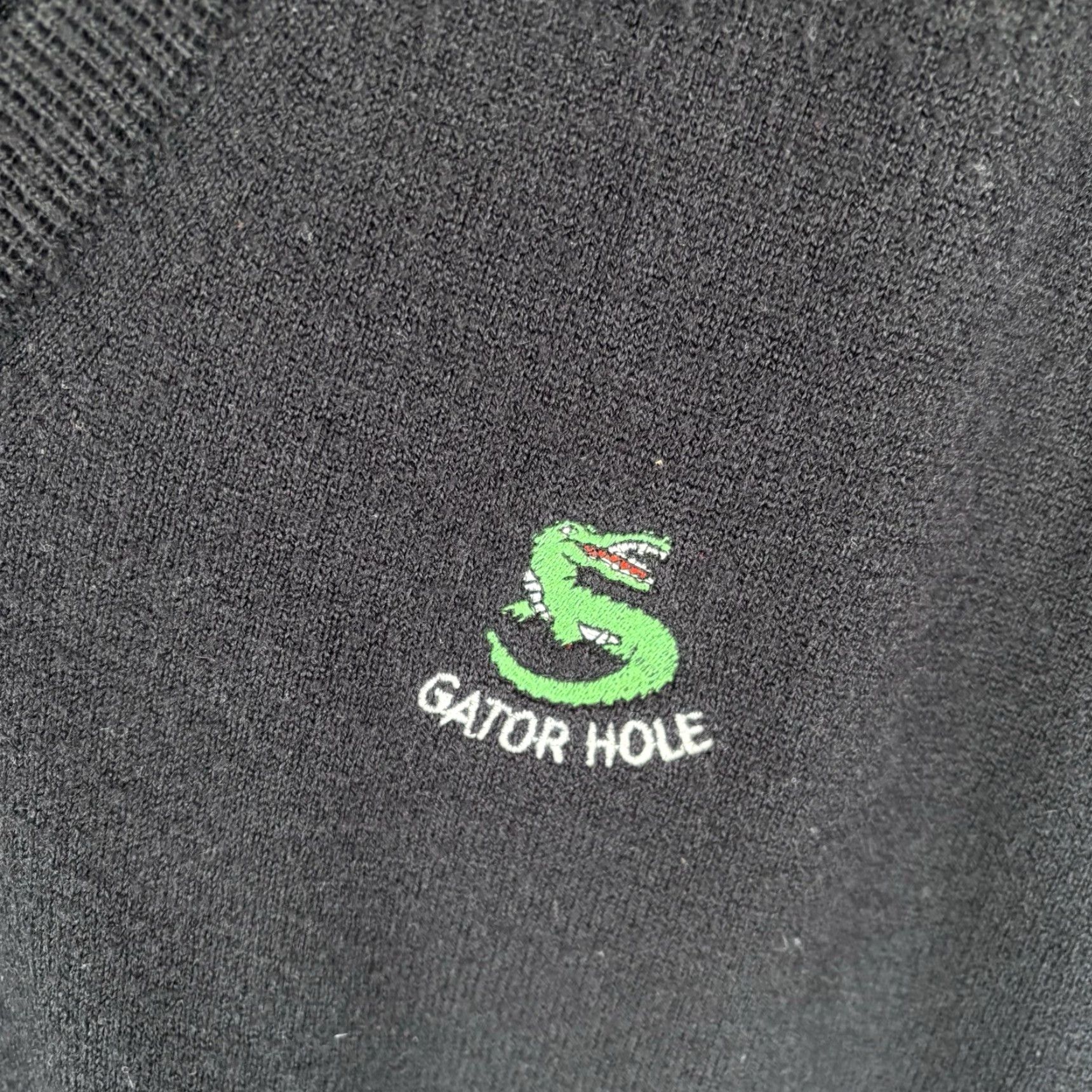 Vintage VINTAGE Pickering Vest Men XL Black V Neck 'Gator Hole' Acrylic Made USA Size US XL / EU 56 / 4 - 2 Thumbnail