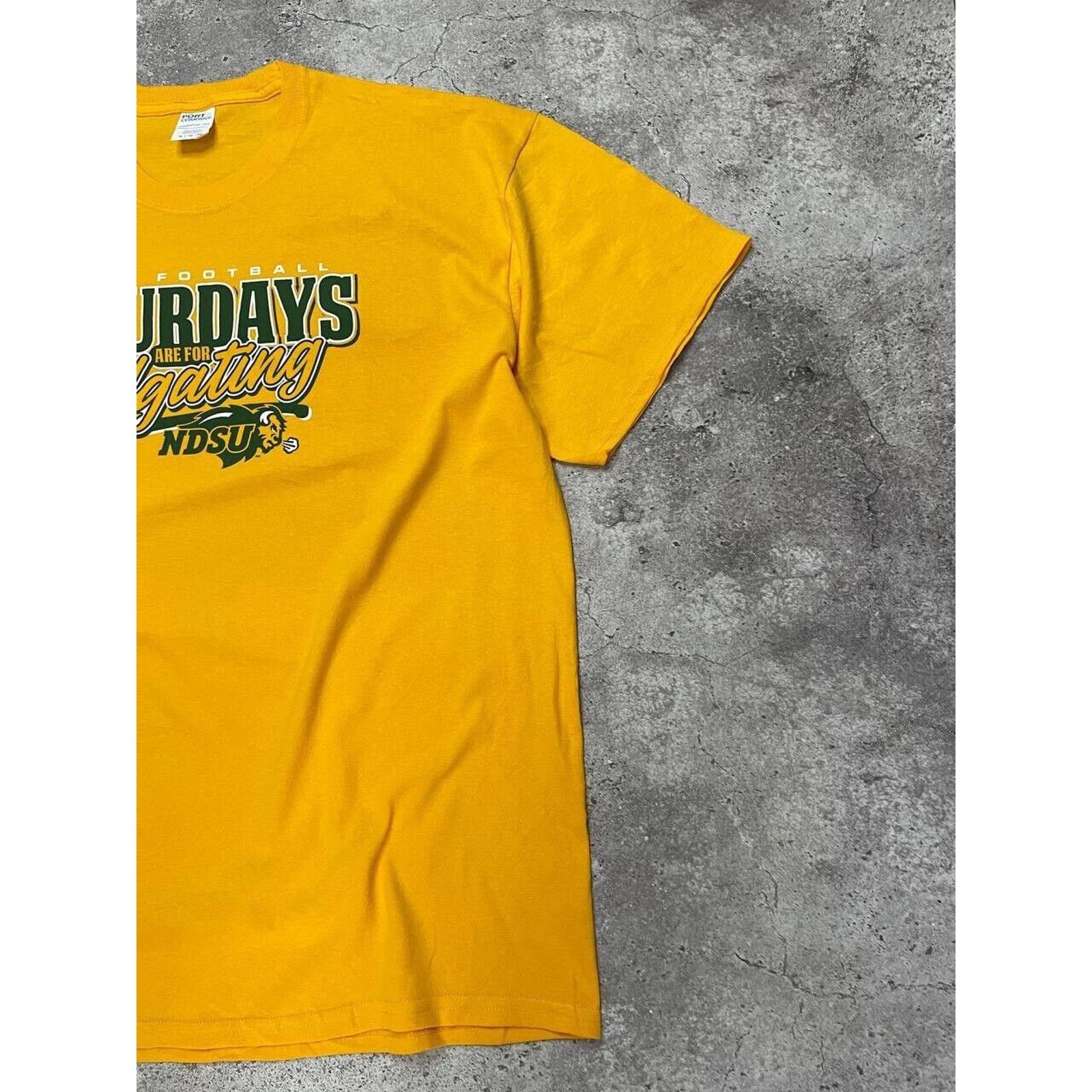 Vintage Vintage NDSU Bison Football T-Shirt Yellow XL Saturdays Tee Size US XL / EU 56 / 4 - 3 Thumbnail