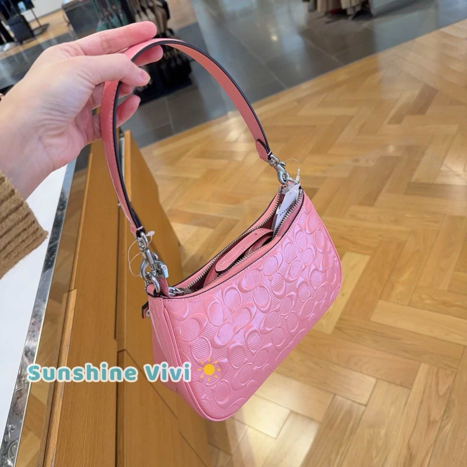 Coach NWT Coach CDA98 Teri Shoulder Bag Leather Heart Charm Pink Size ONE SIZE - 11 Thumbnail