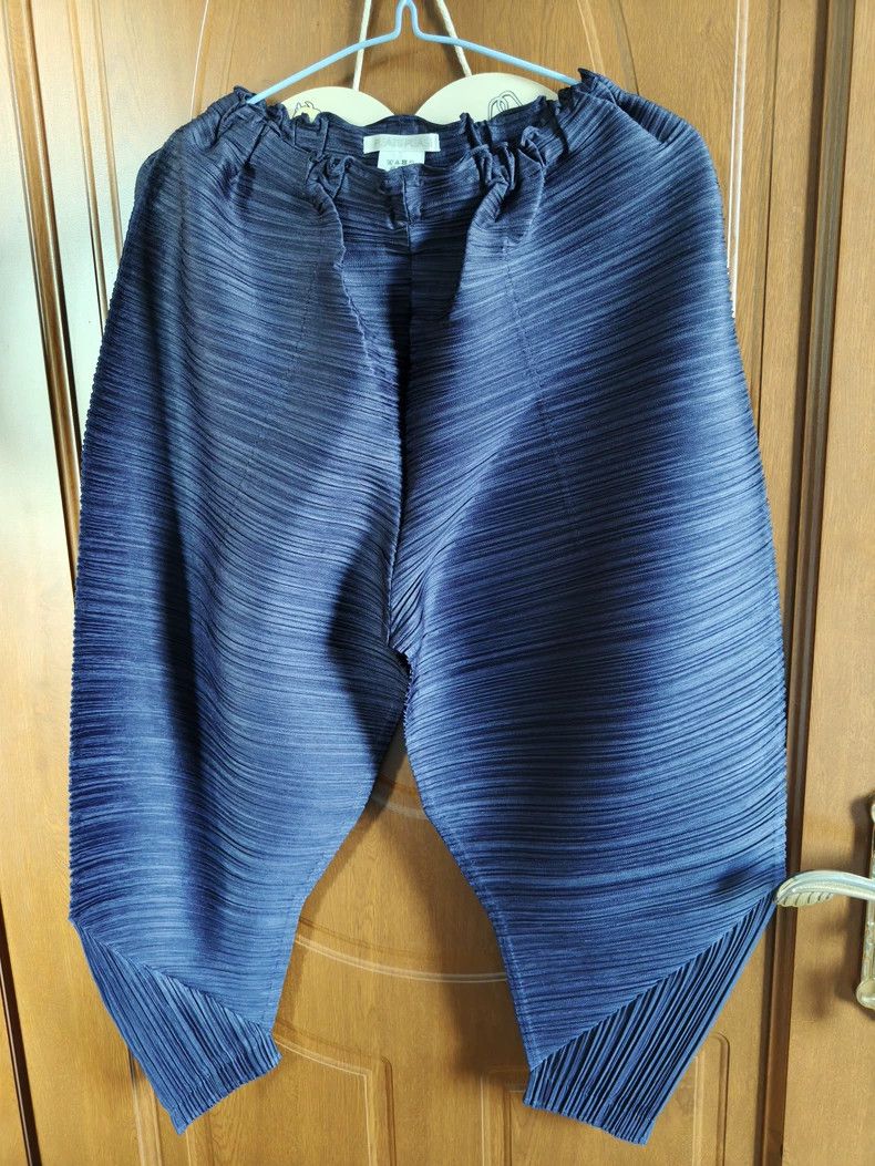 Issey Miyake Issey Miyake size:1 Blue pleated chicken leg pants Size 31" - 1 Thumbnail
