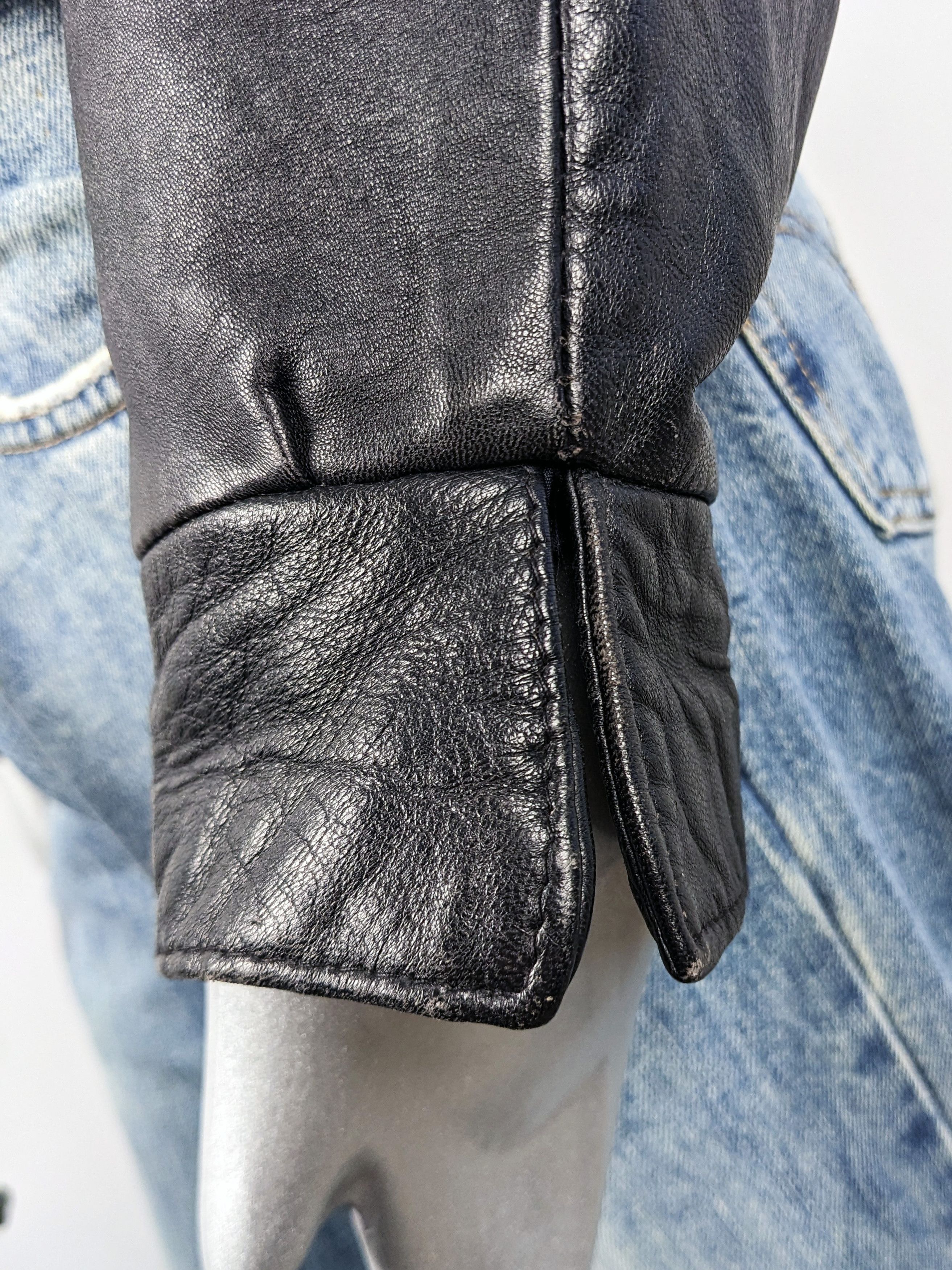 Vintage Vintage British Black Leather Batwing Jacket 80s Oversized Size M / US 6-8 / IT 42-44 - 13 Thumbnail