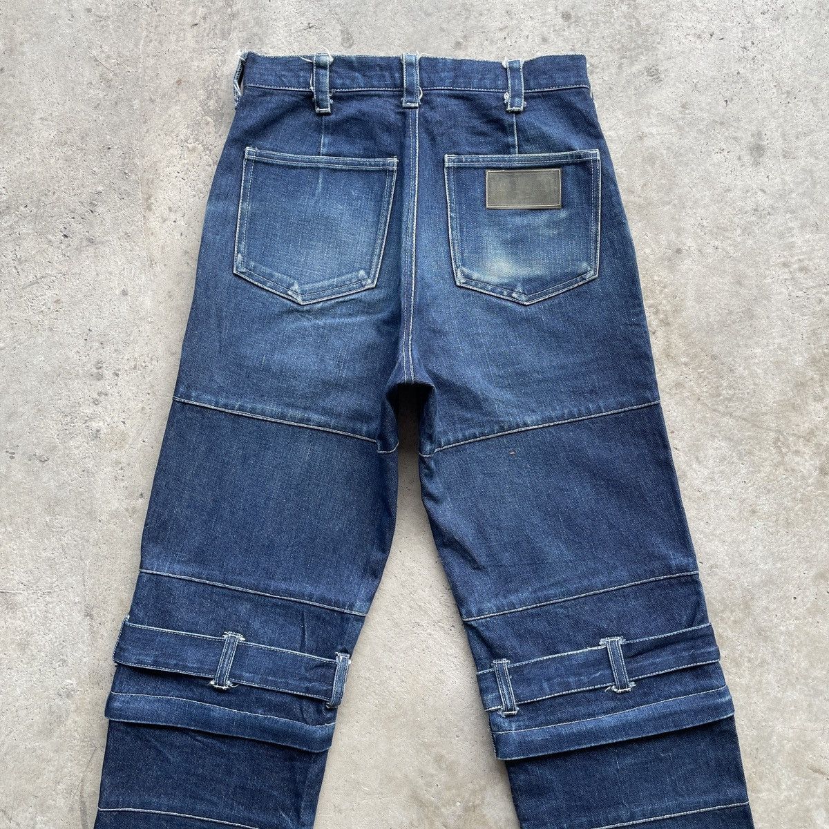 Japanese Brand RARE🔥 Vintage BONDAGE Japanese Faded PUNK Denim Jeans Pants Size US 28 / EU 44 - 11 Thumbnail