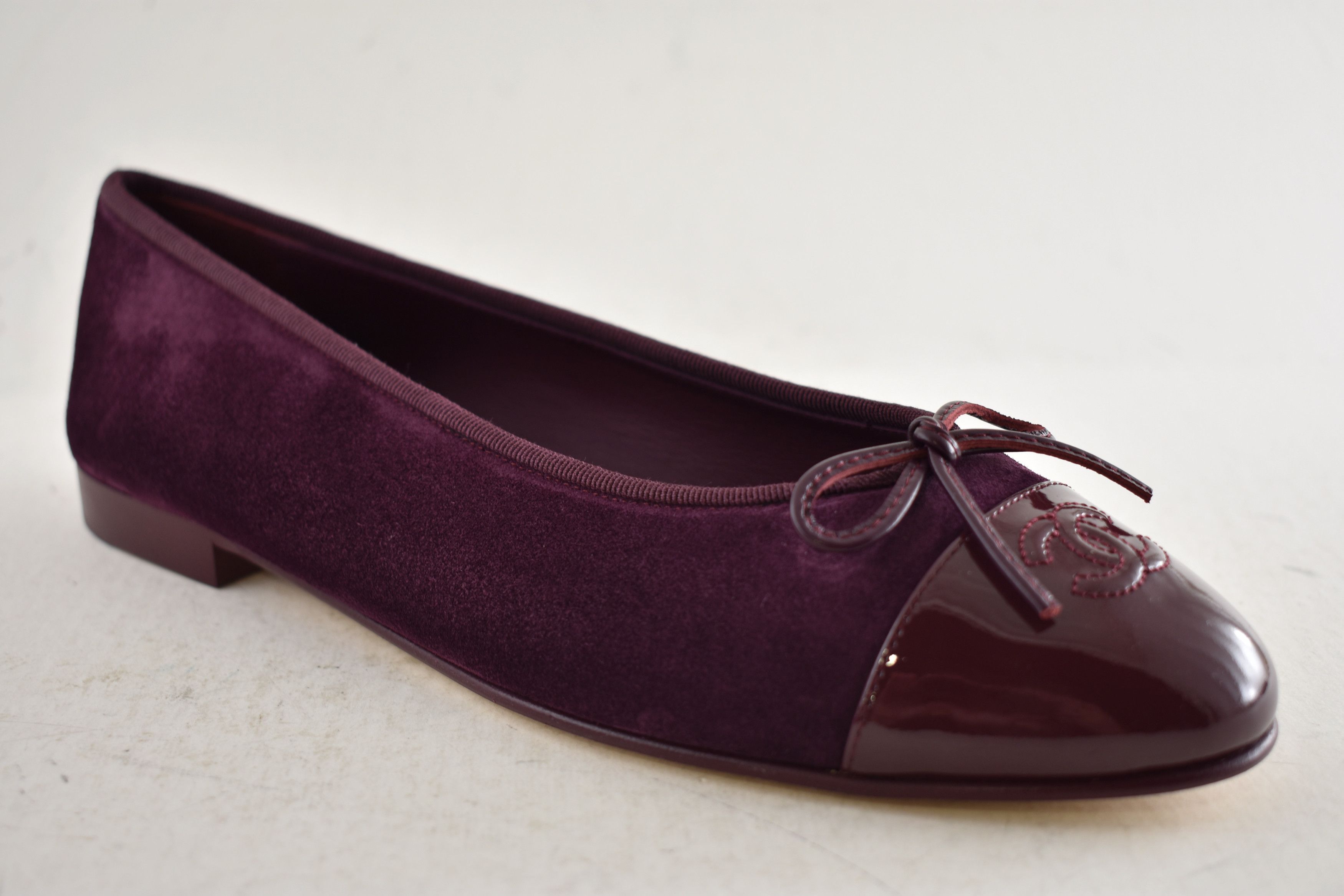 Chanel 26A Burgundy Purple Suede CC Logo Ballet Ballerina Flat 41 Size US 11 / IT 41 - 6 Thumbnail